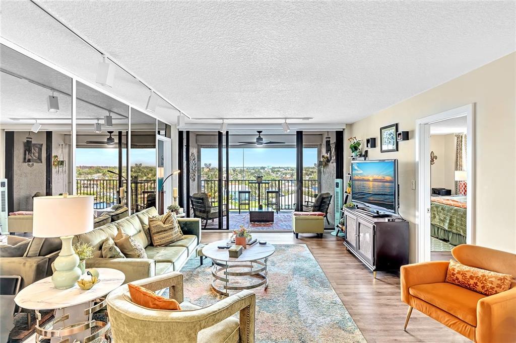 701 Riverside - Residential