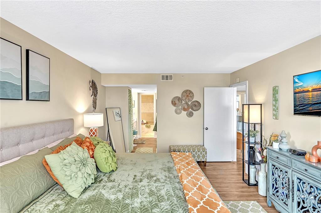 701 Riverside - Residential