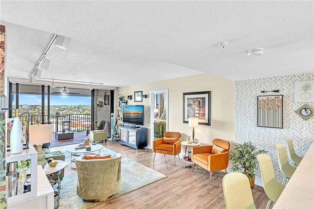 701 Riverside - Residential