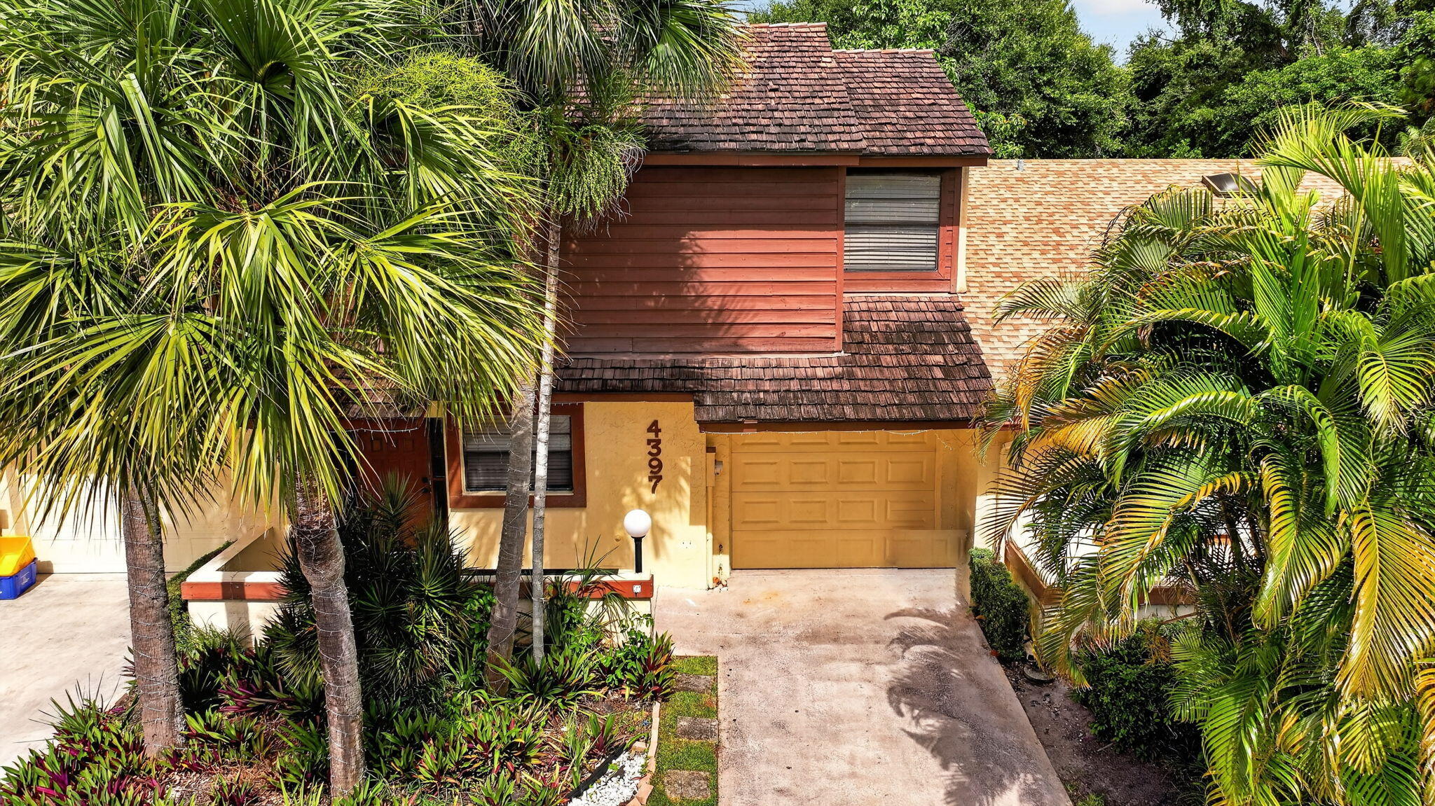 HIDDEN HOLLOW - Residential
