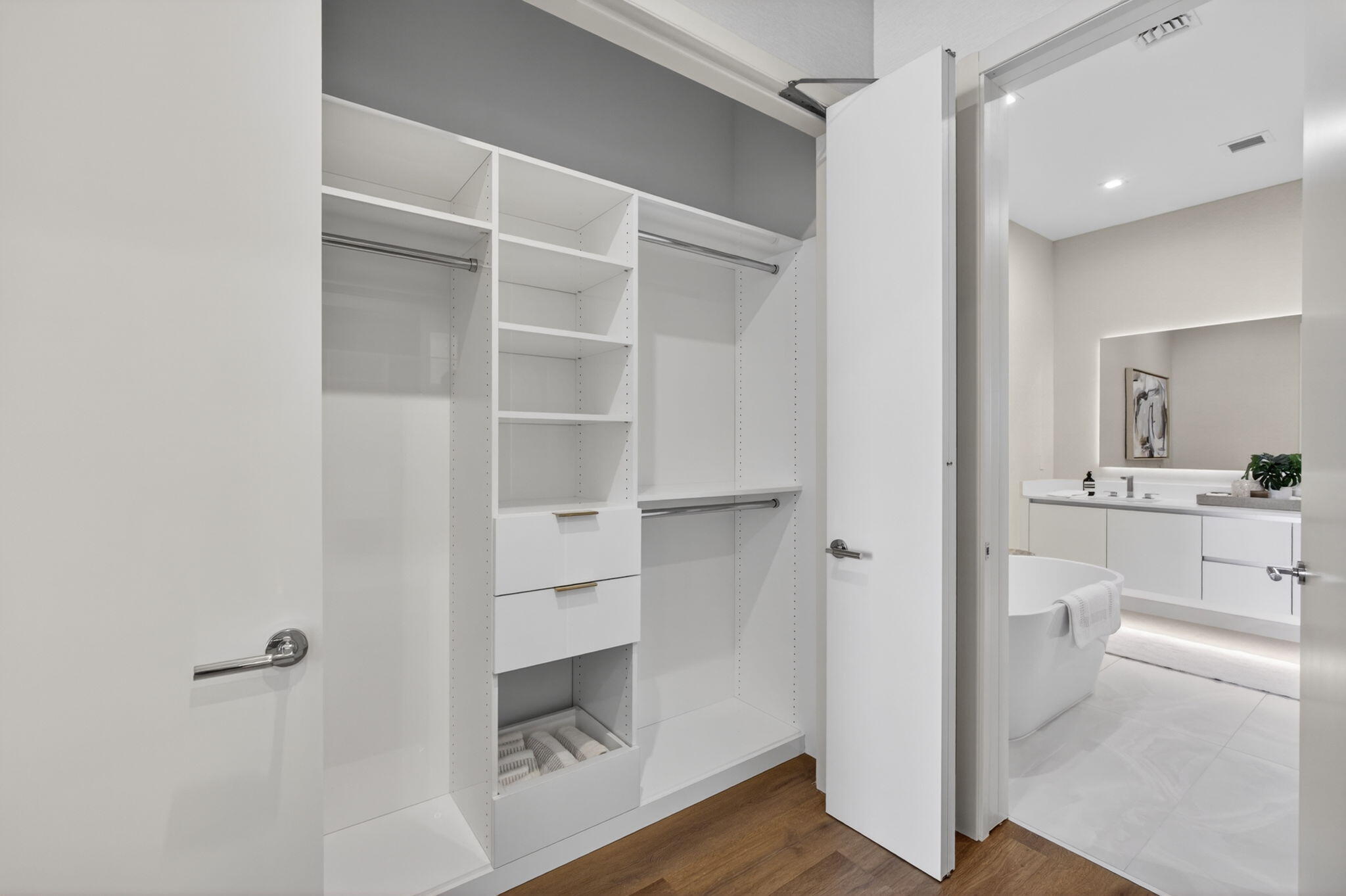 NAUTILUS 220 CONDO - Residential