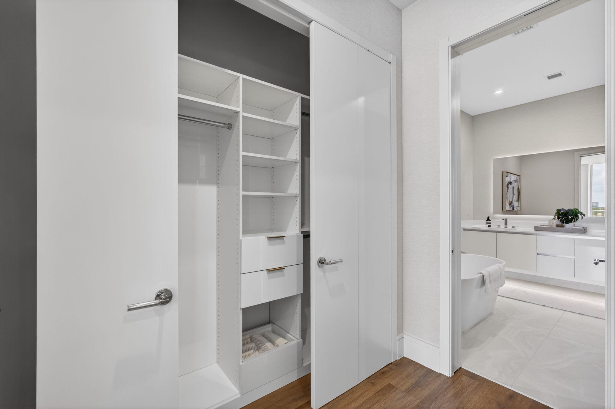 NAUTILUS 220 CONDO - Residential