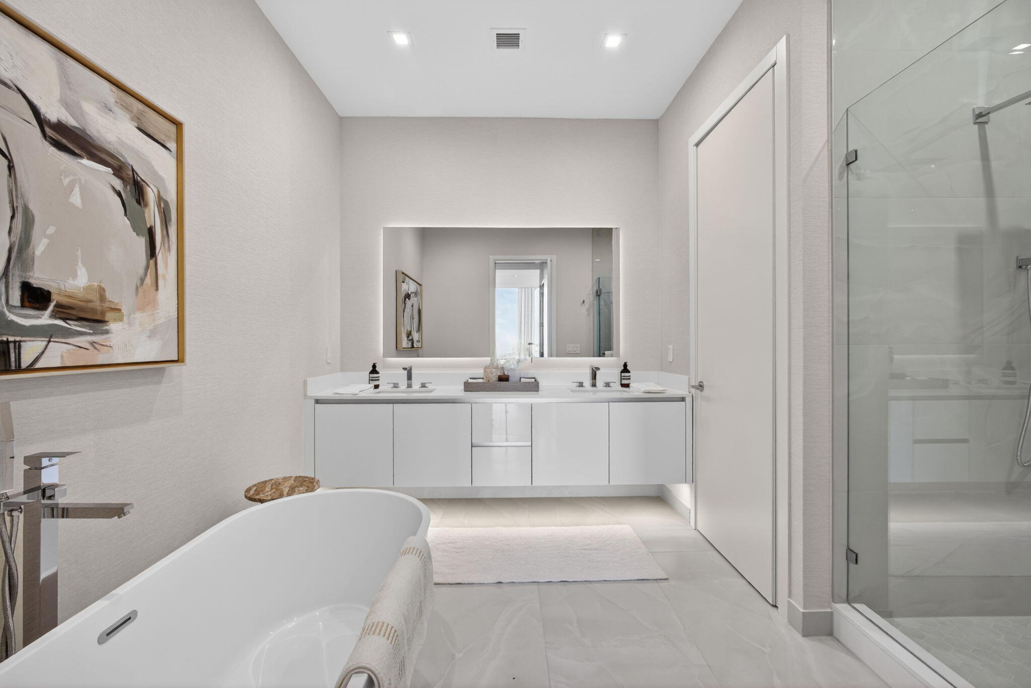 NAUTILUS 220 CONDO - Residential
