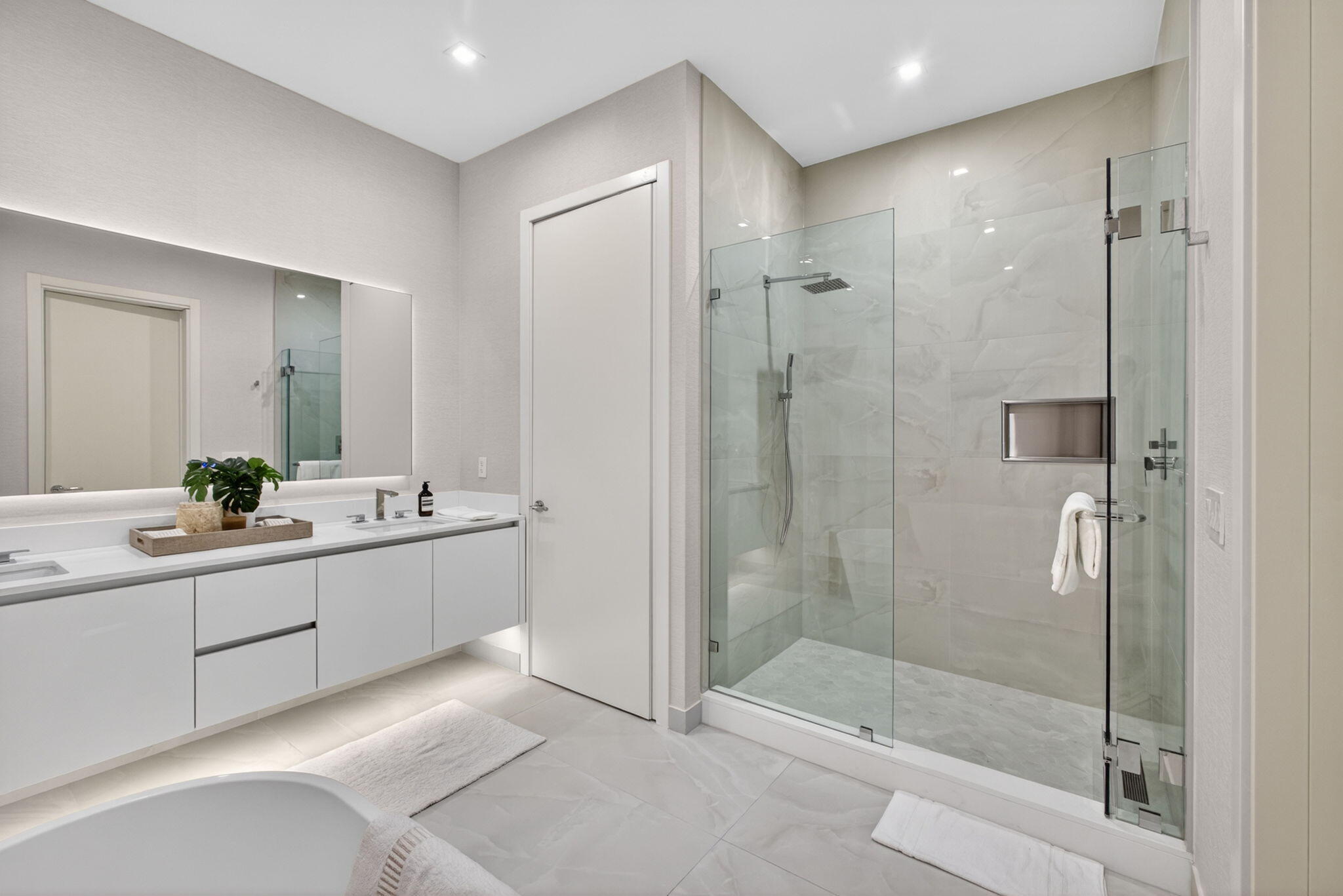 NAUTILUS 220 CONDO - Residential
