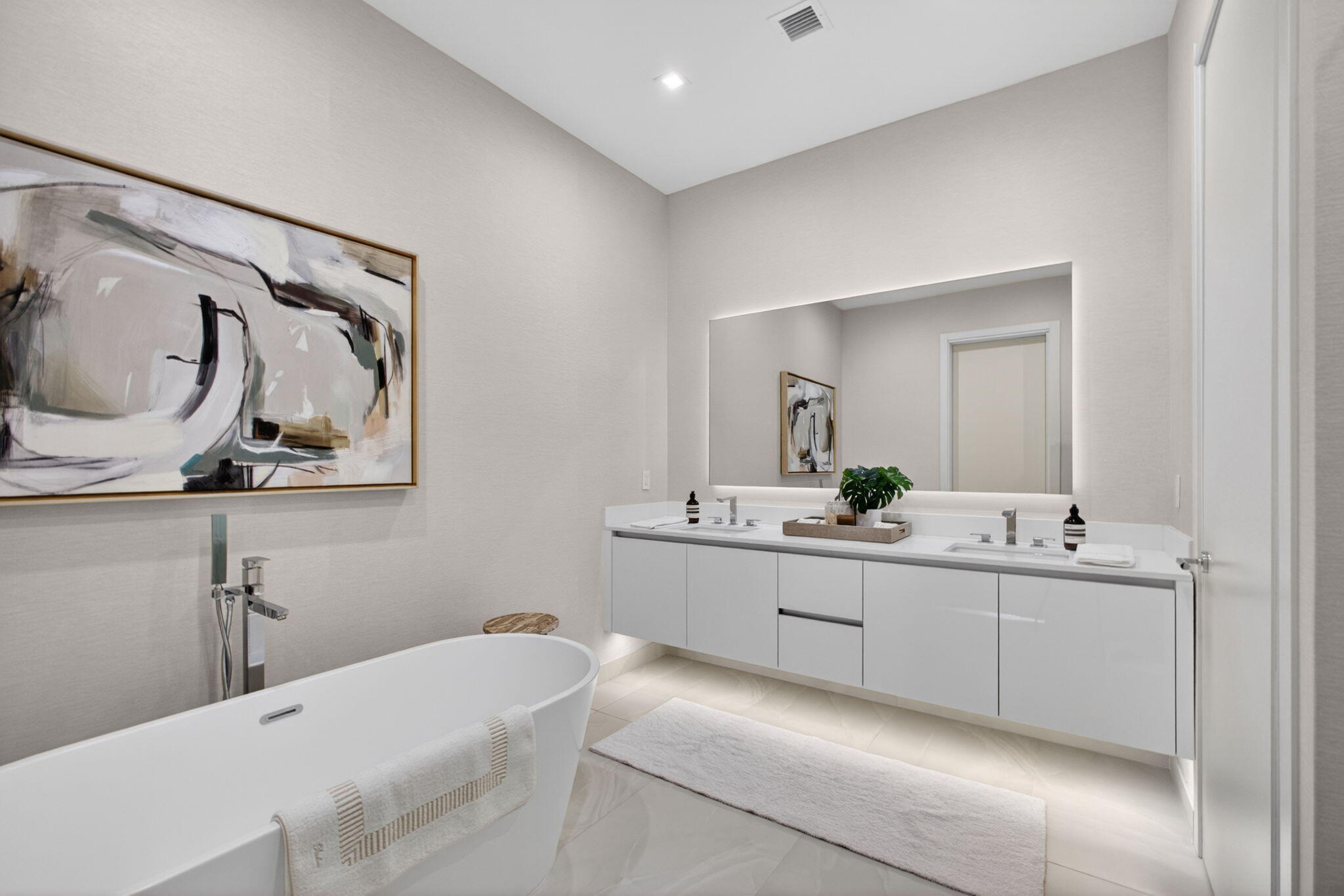 NAUTILUS 220 CONDO - Residential