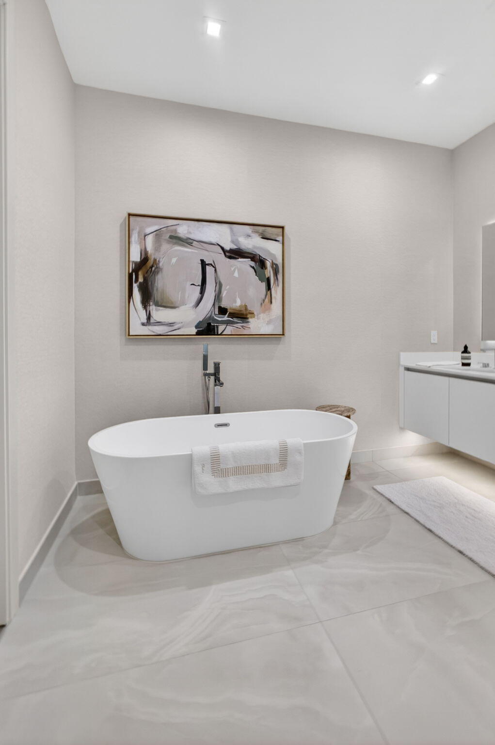 NAUTILUS 220 CONDO - Residential