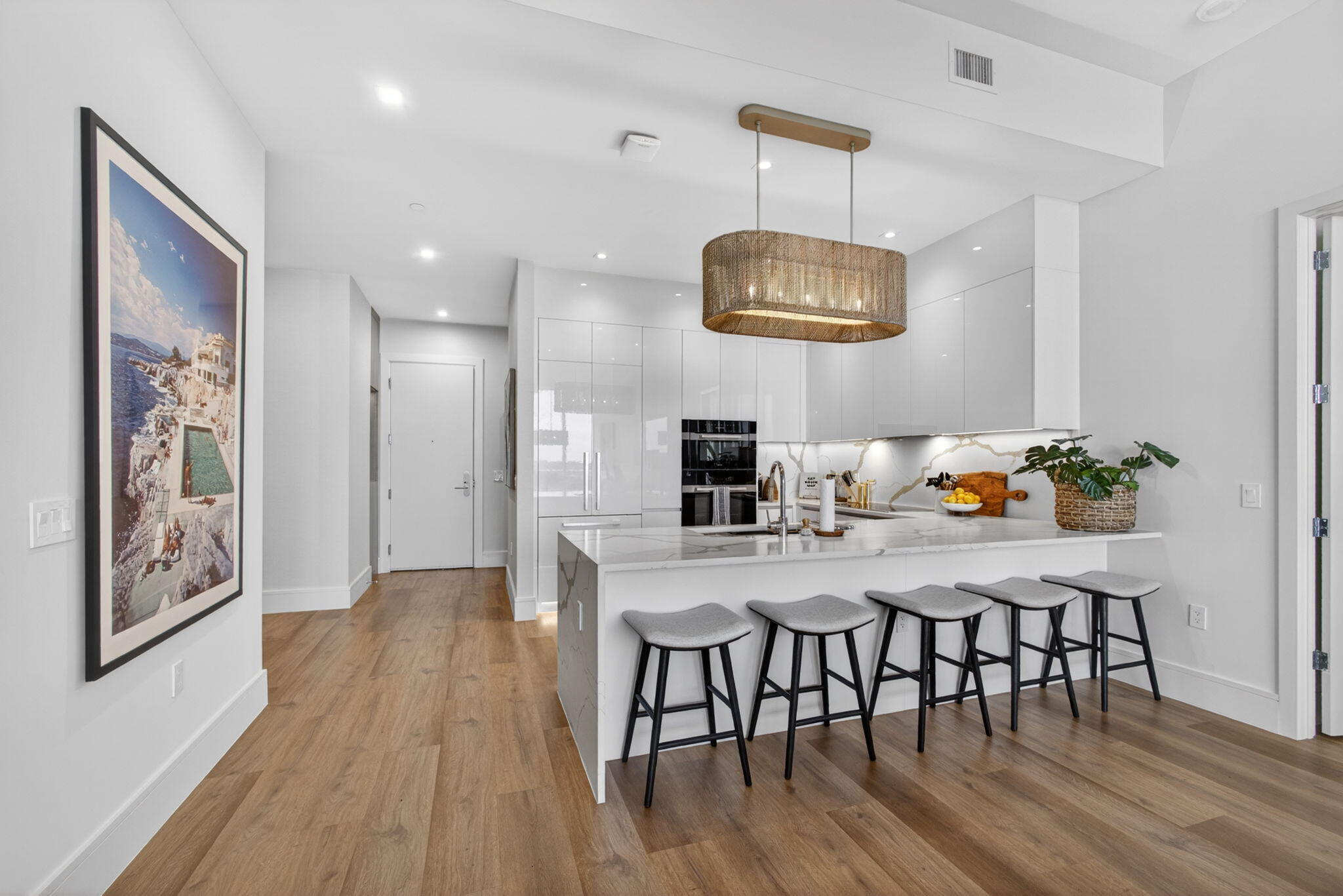 NAUTILUS 220 CONDO - Residential