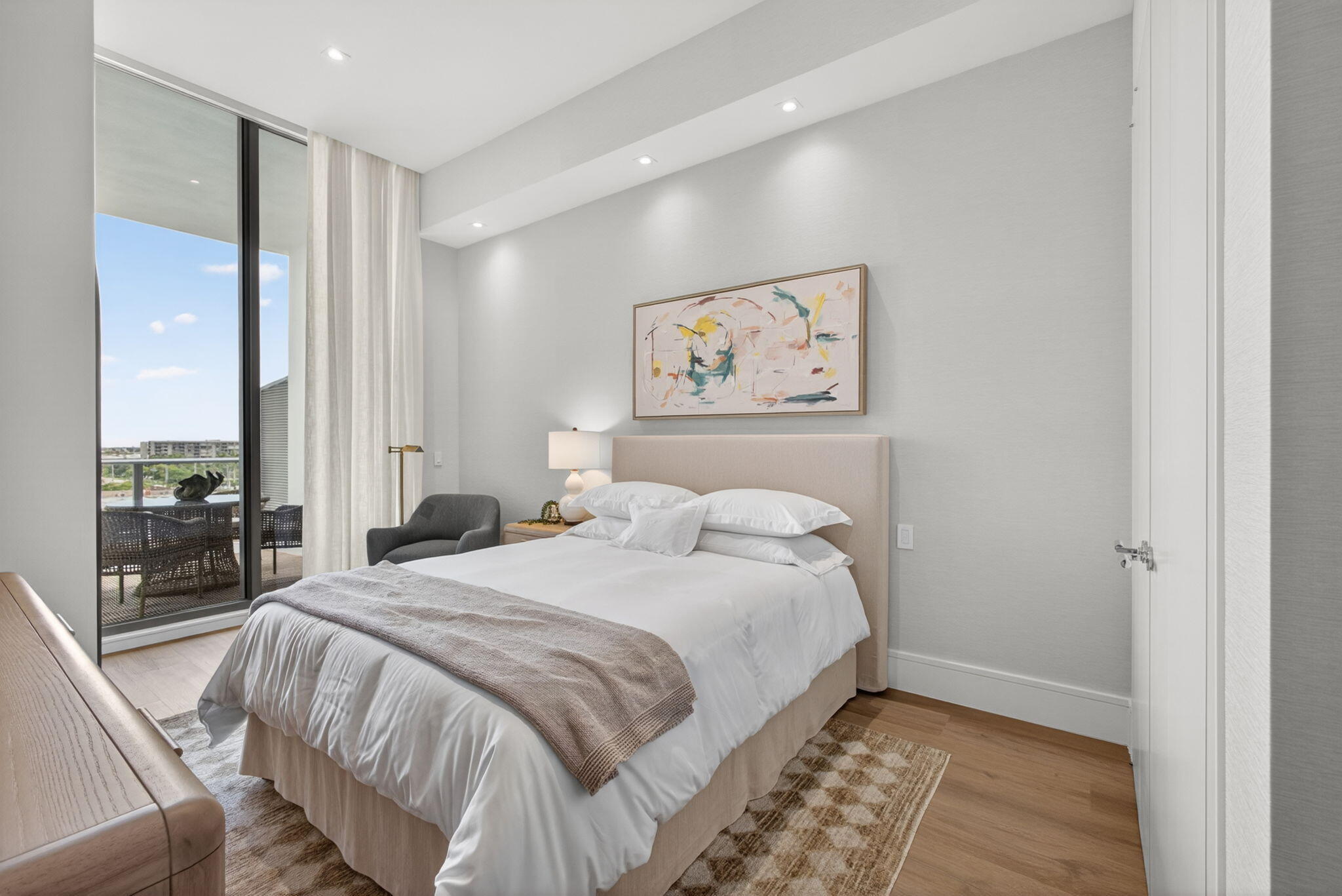 NAUTILUS 220 CONDO - Residential