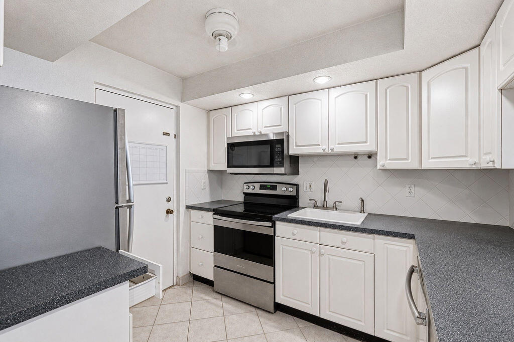 CYPRESS BEND I-D CONDO - Residential