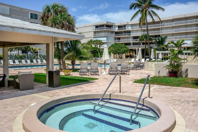 DORCHESTER OF PALM BEACH CONDO - Residential Lease