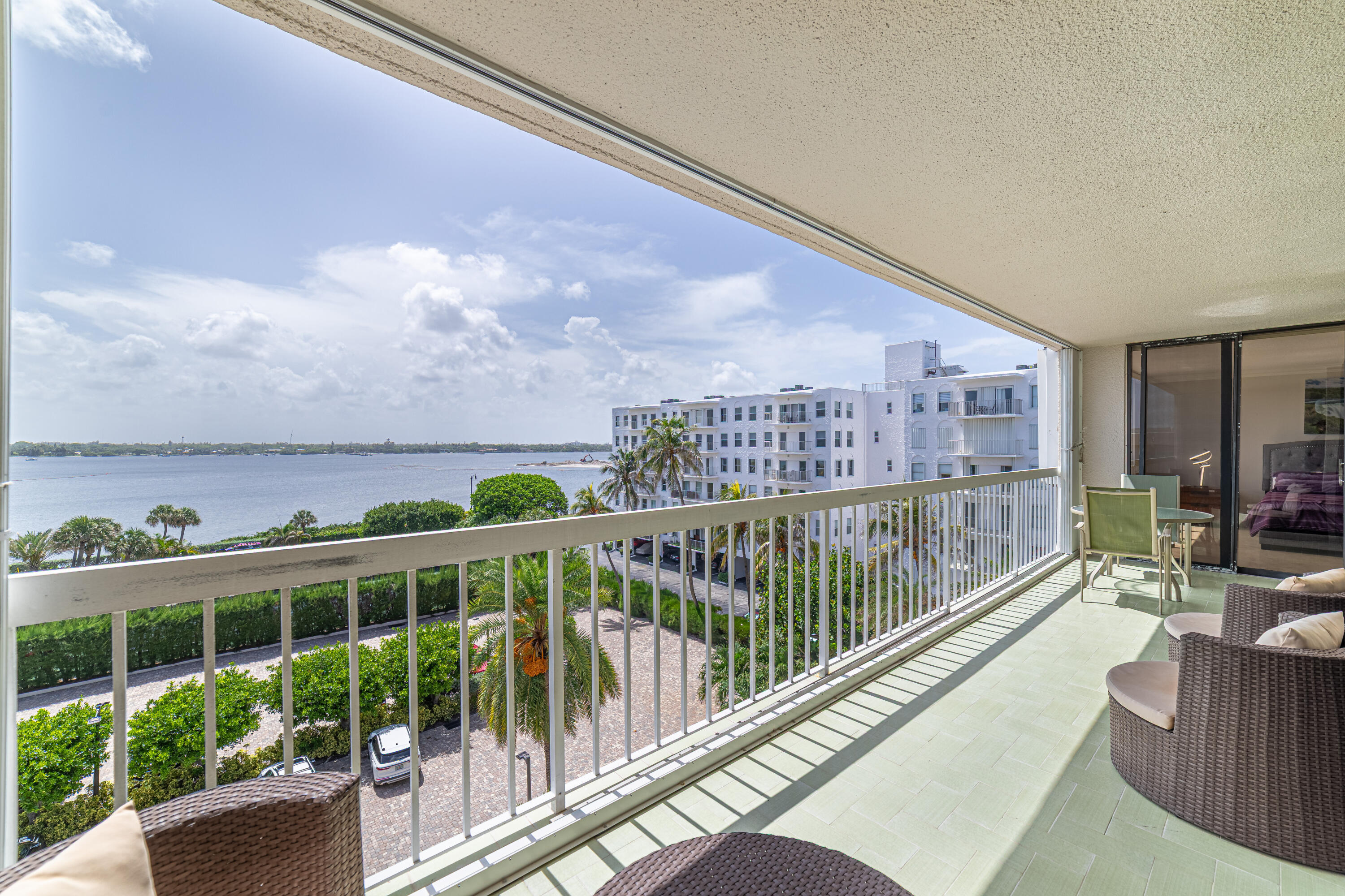 DORCHESTER OF PALM BEACH CONDO - Residential Lease