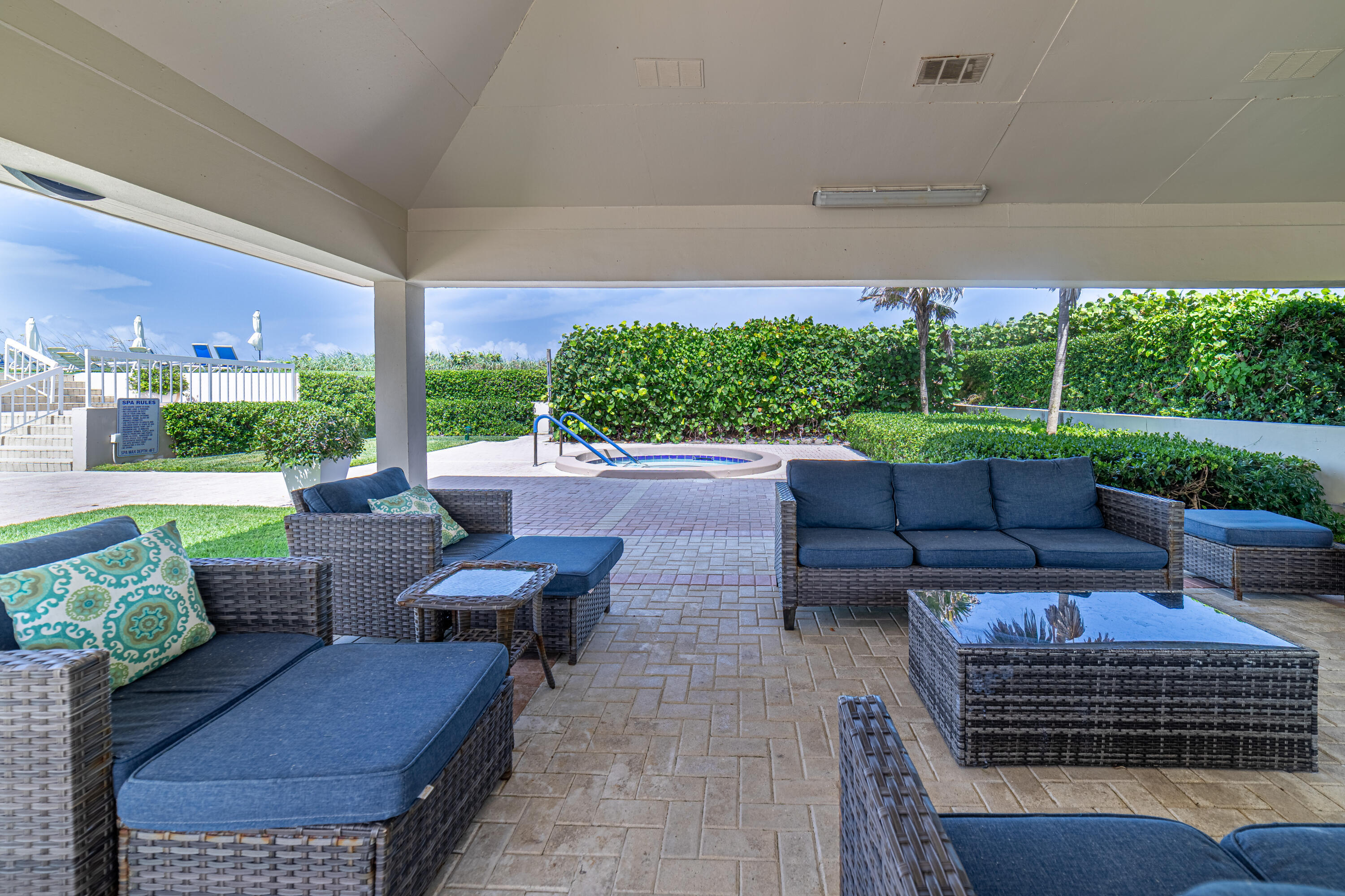 DORCHESTER OF PALM BEACH CONDO - Residential Lease