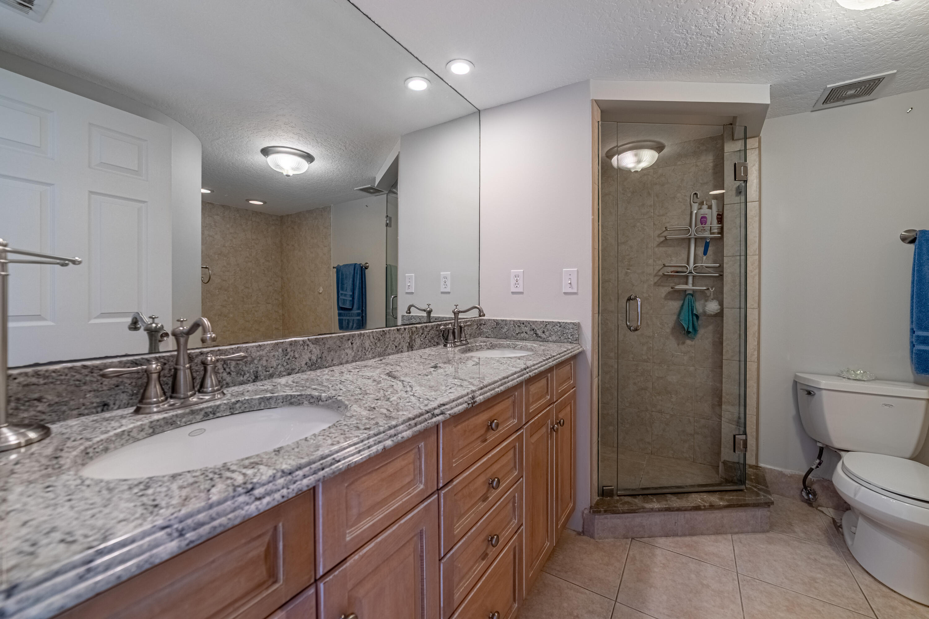 DORCHESTER OF PALM BEACH CONDO - Residential Lease