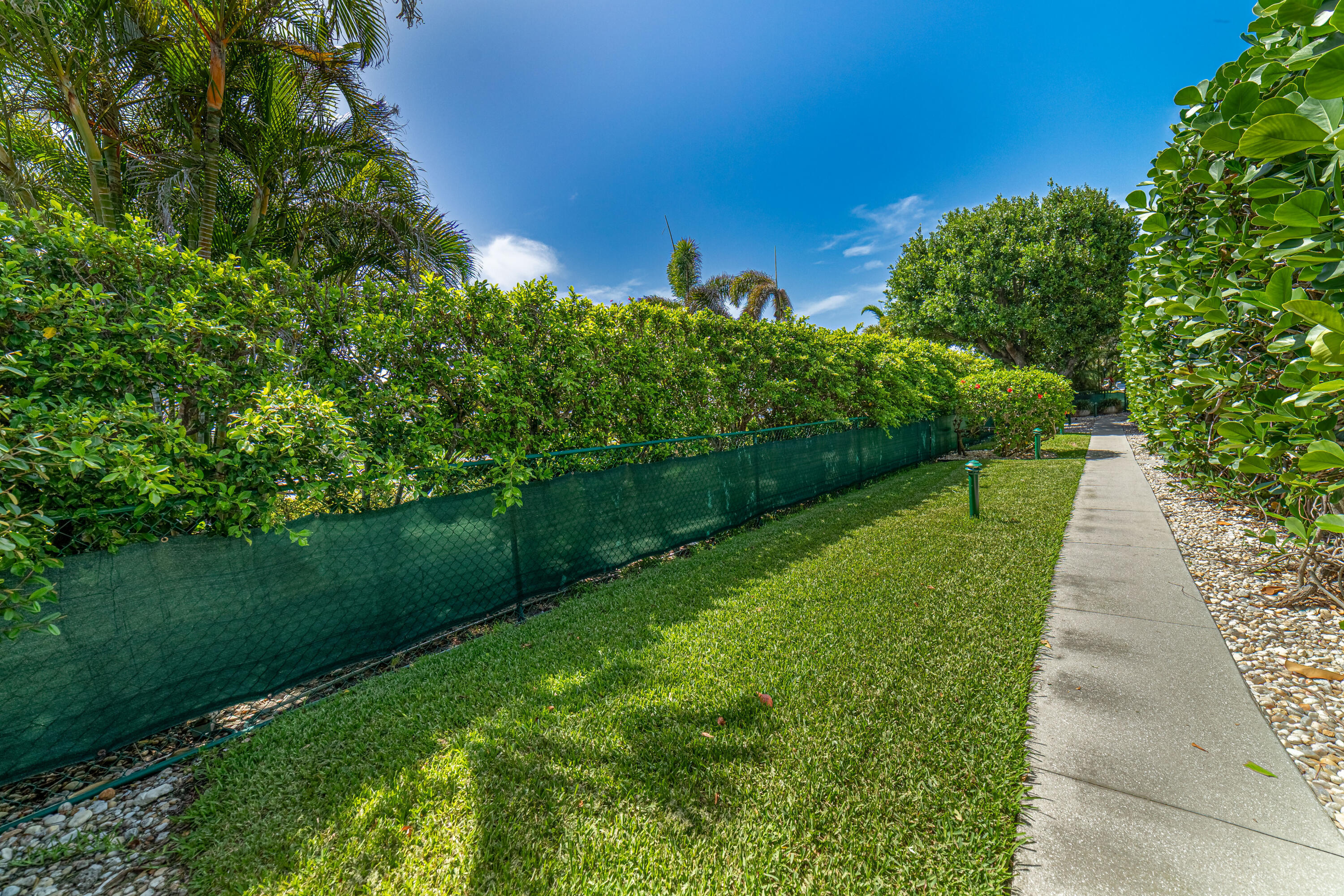 DORCHESTER OF PALM BEACH CONDO - Residential Lease