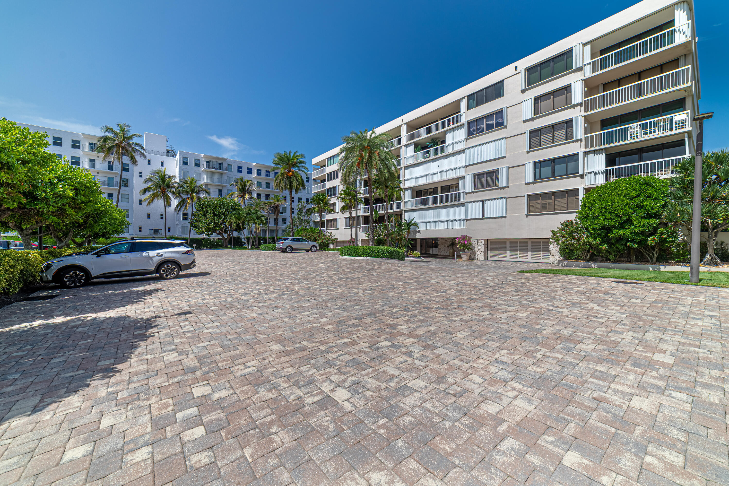 DORCHESTER OF PALM BEACH CONDO - Residential Lease