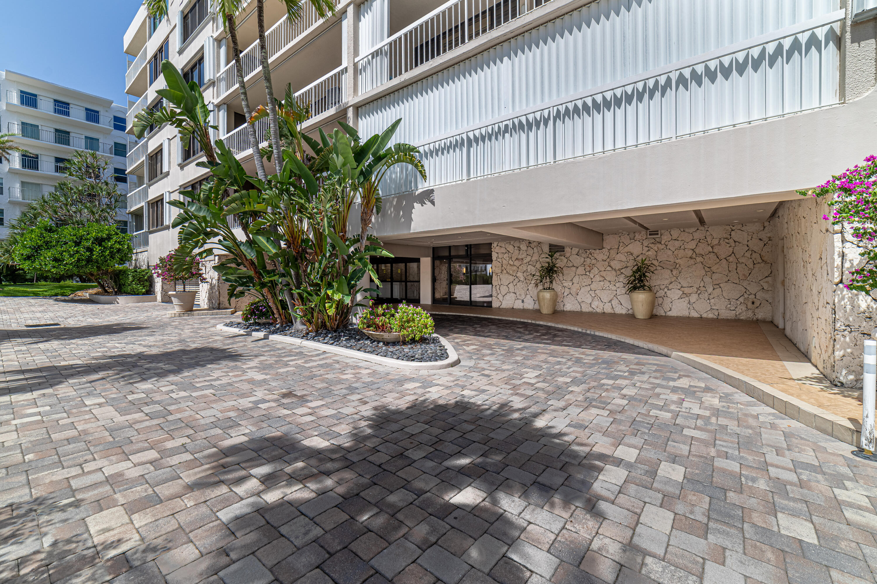 DORCHESTER OF PALM BEACH CONDO - Residential Lease