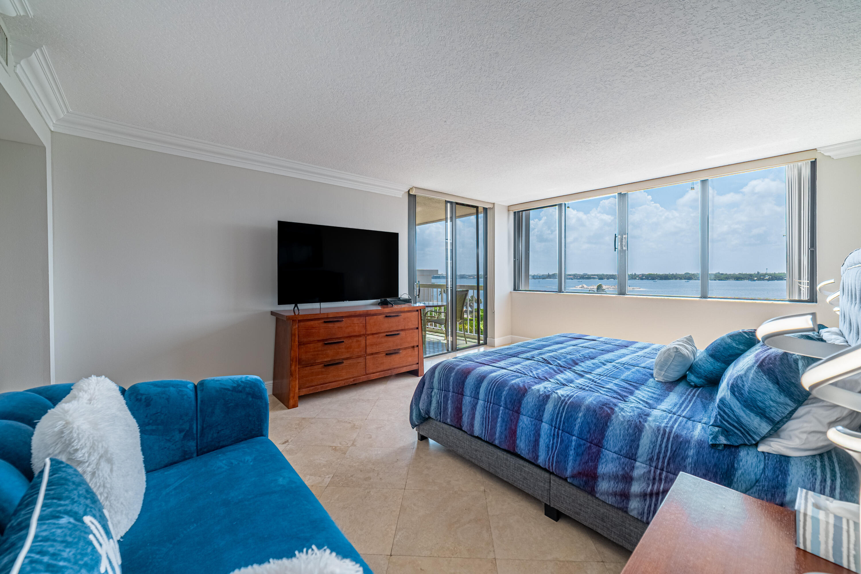 DORCHESTER OF PALM BEACH CONDO - Residential Lease