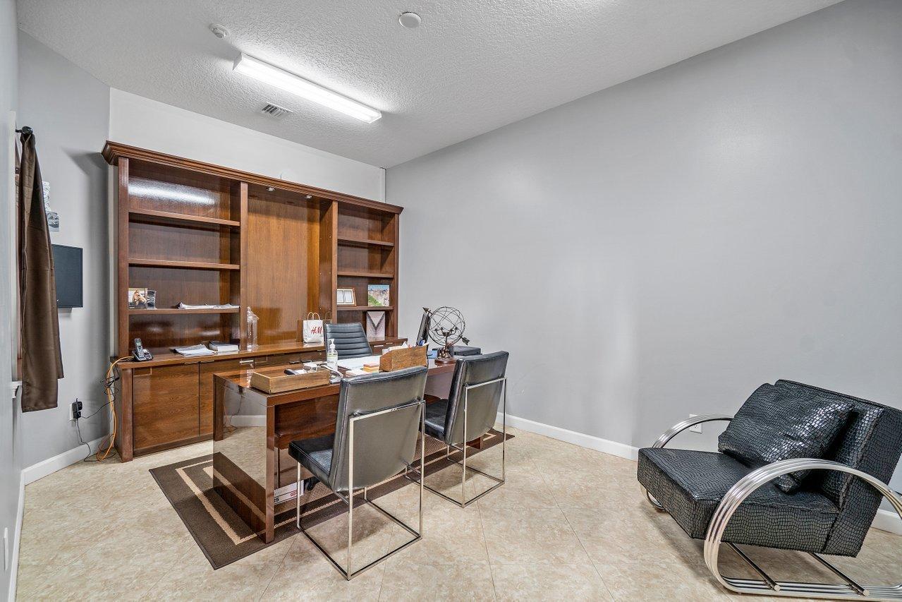PALM BEACH POINT EAST - Residential