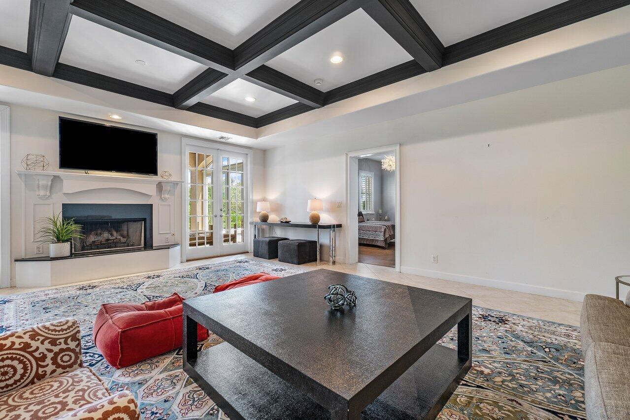 PALM BEACH POINT EAST - Residential