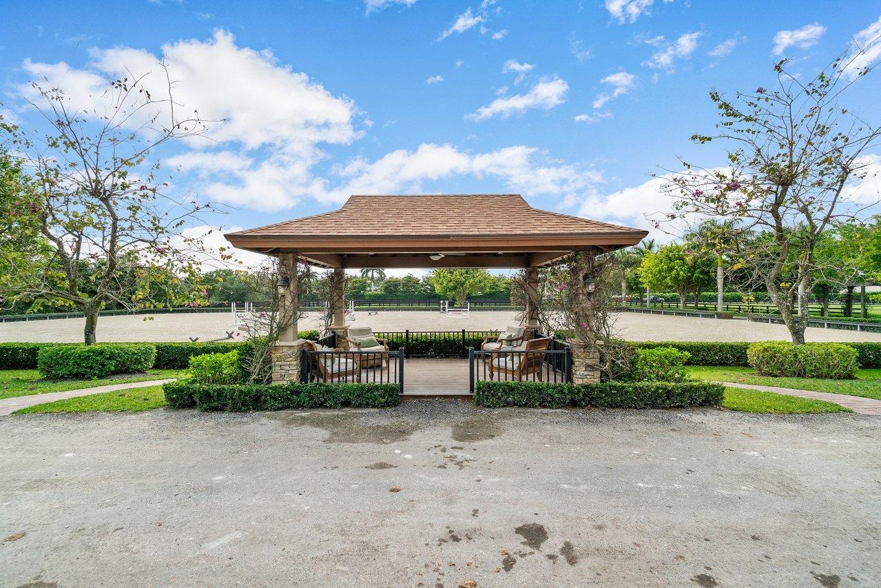 PALM BEACH POINT EAST - Residential