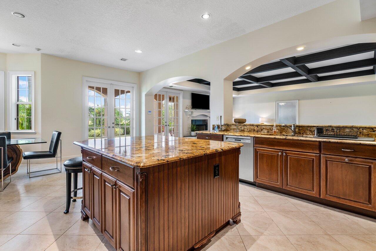 PALM BEACH POINT EAST - Residential