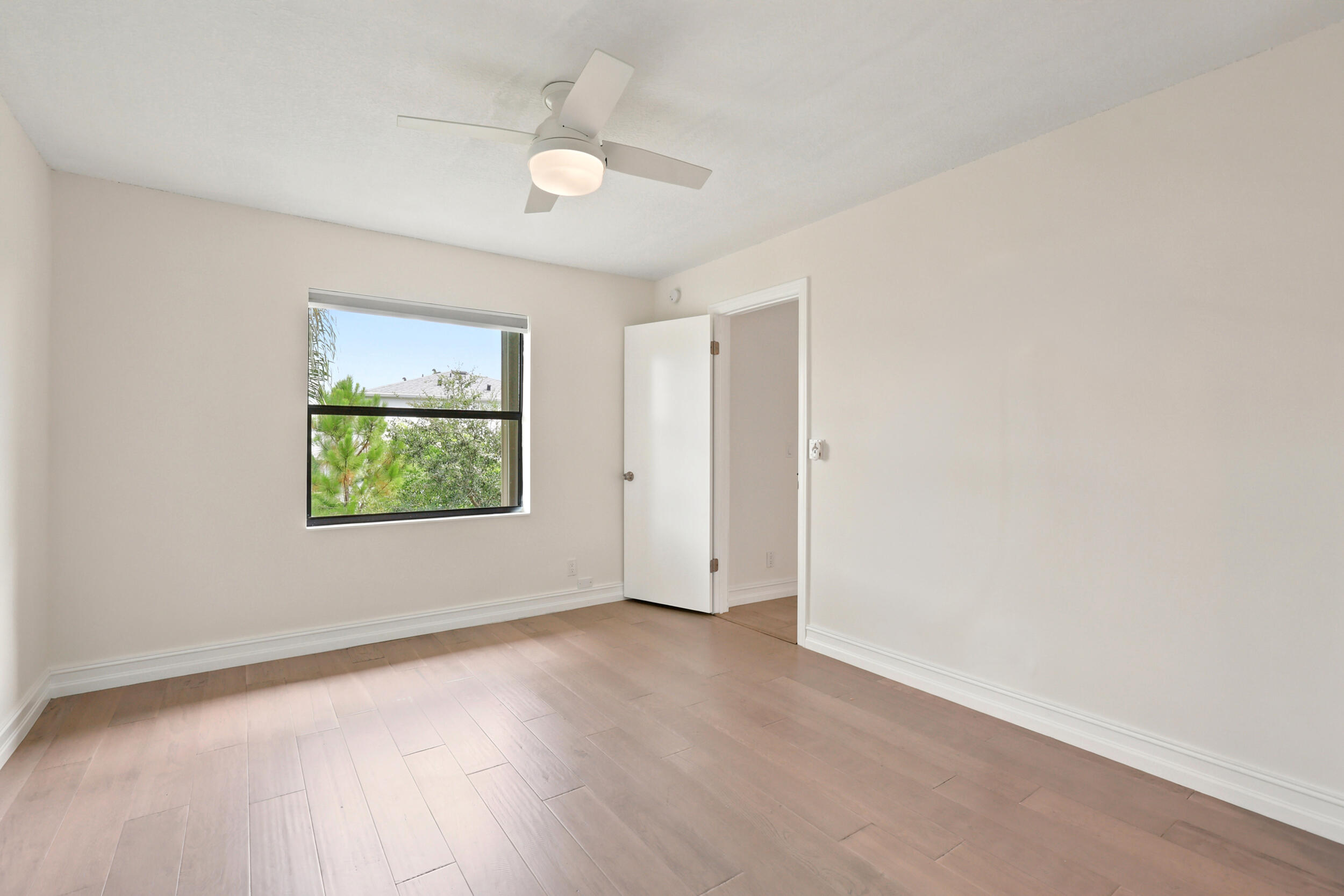 LUCERNE LAKES GOLF COLONY CONDOS 1 THRU 12 - Residential