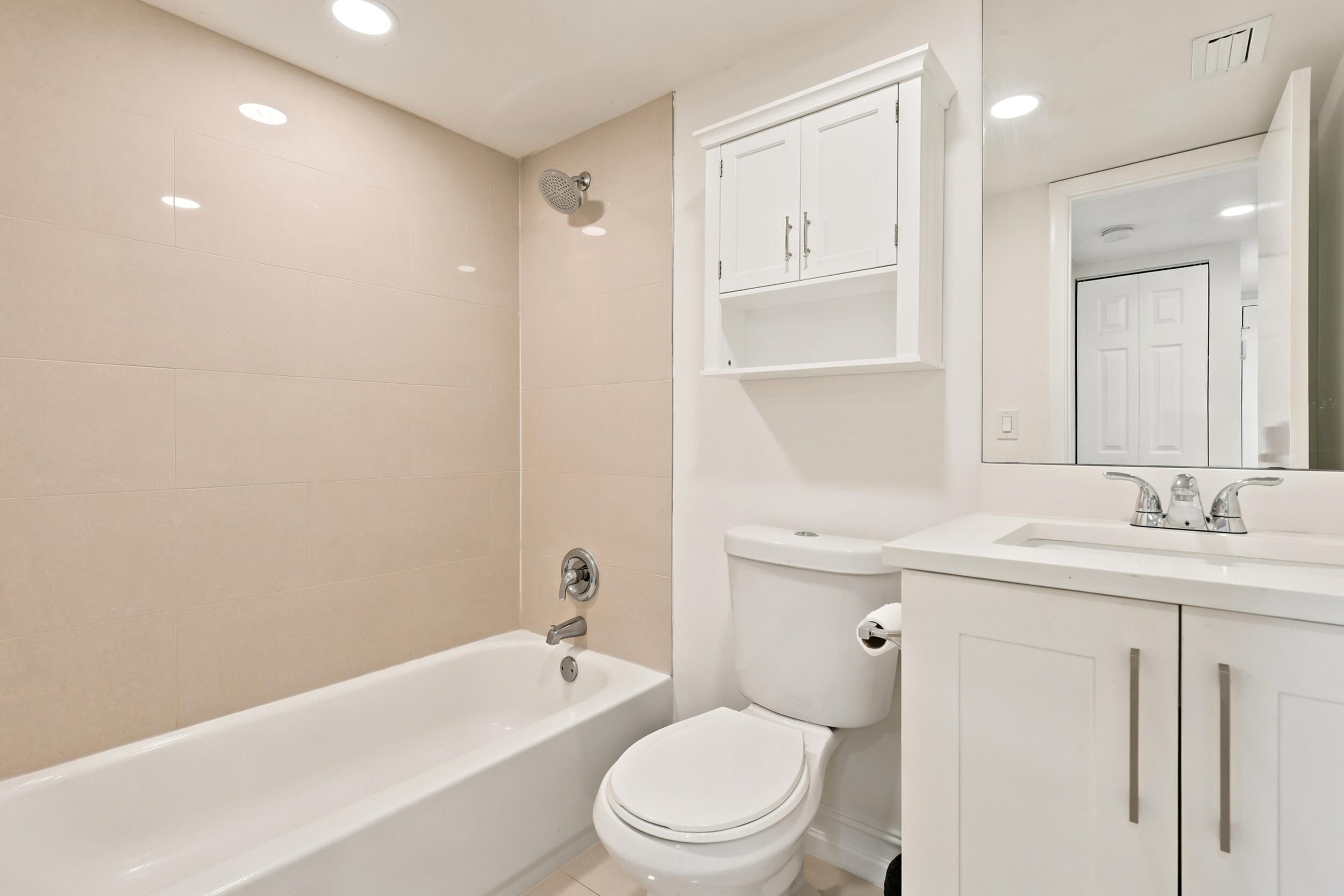 LUCERNE LAKES GOLF COLONY CONDOS 1 THRU 12 - Residential