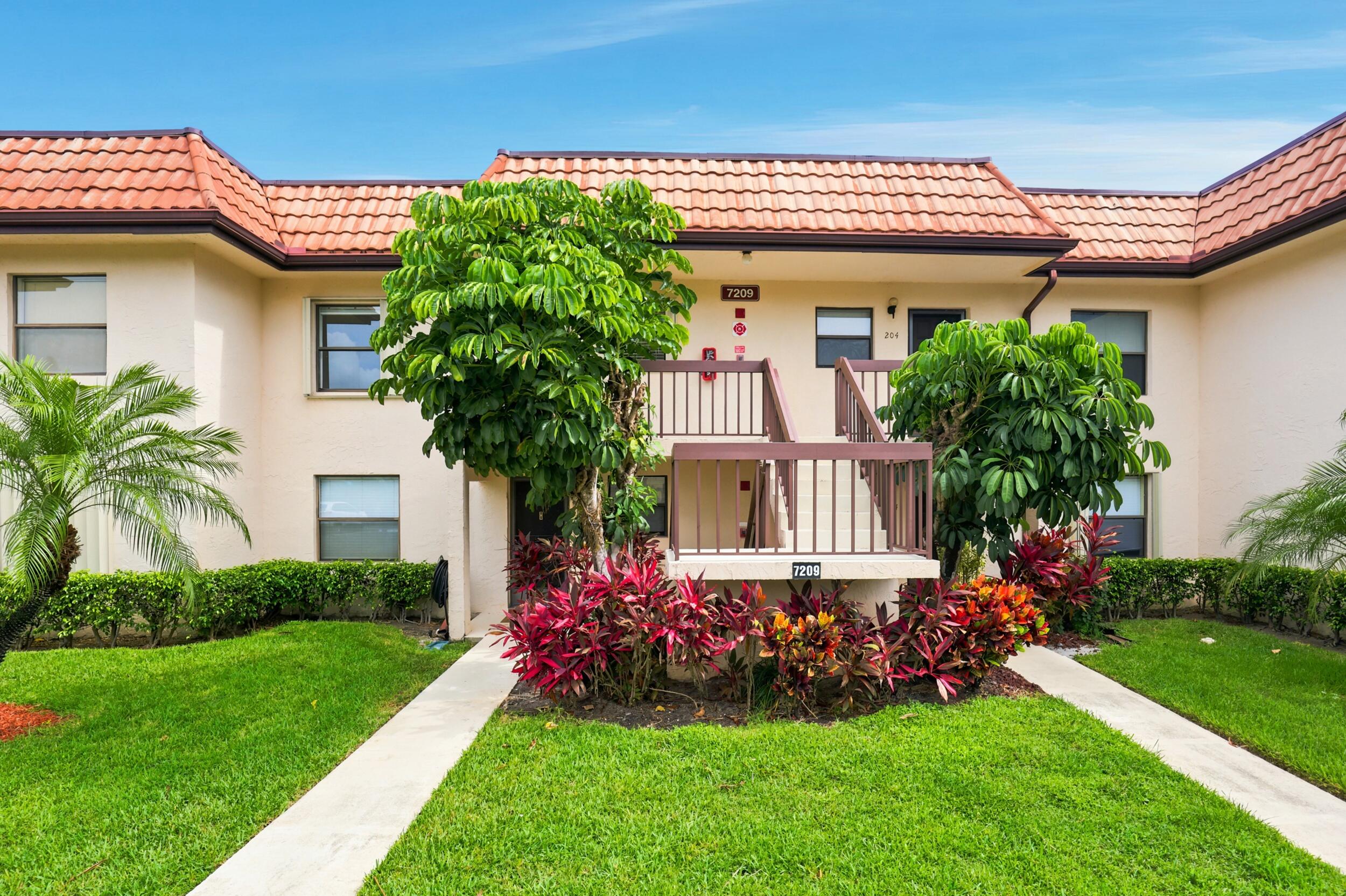 LUCERNE LAKES GOLF COLONY CONDOS 1 THRU 12 - Residential