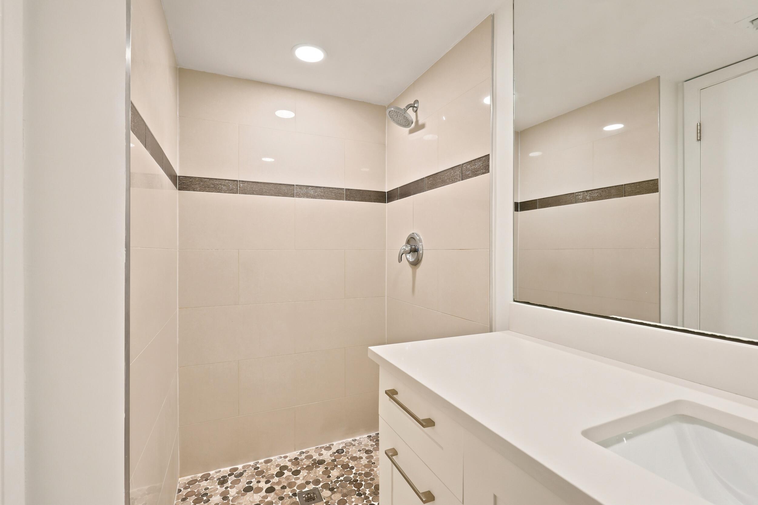 LUCERNE LAKES GOLF COLONY CONDOS 1 THRU 12 - Residential