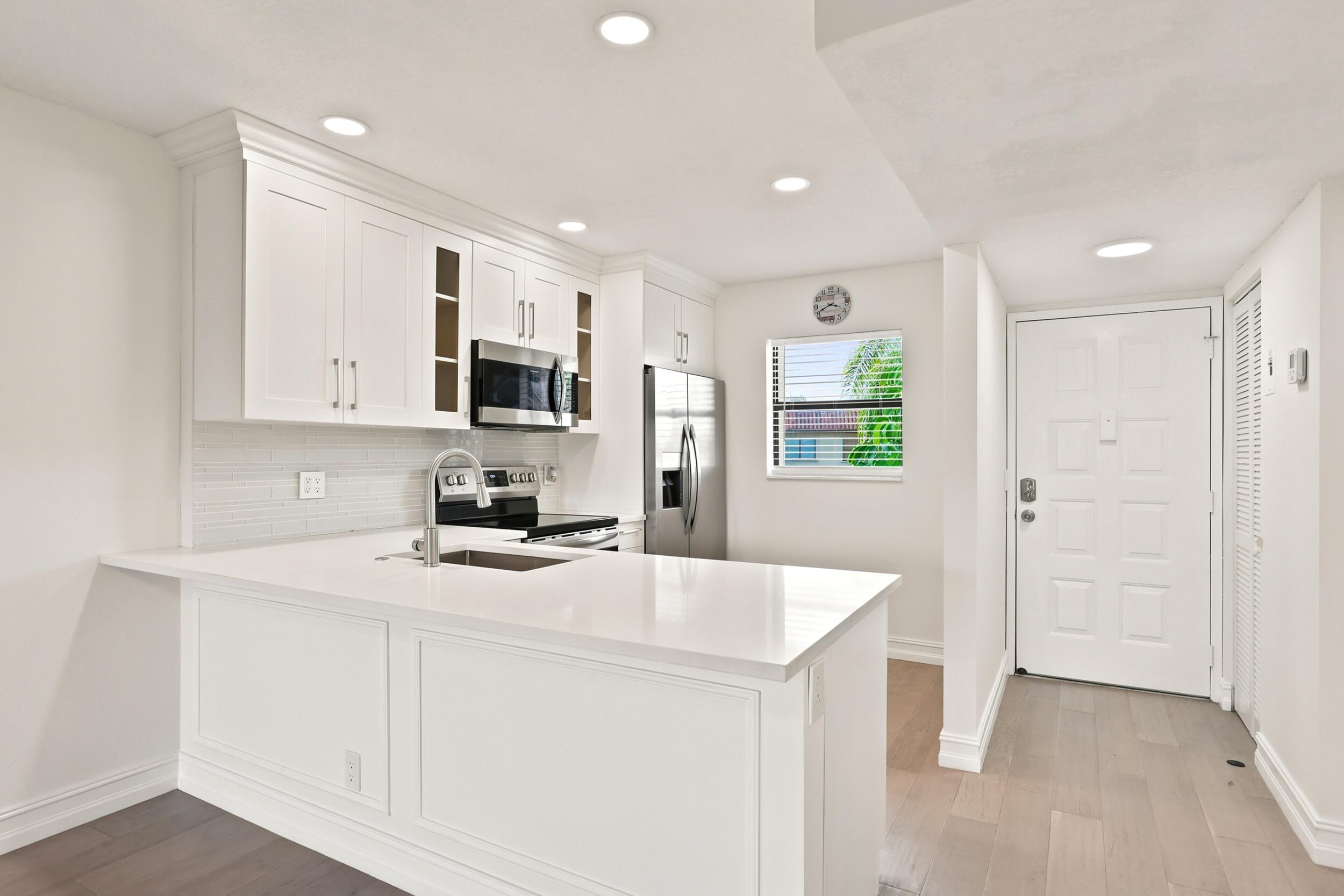 LUCERNE LAKES GOLF COLONY CONDOS 1 THRU 12 - Residential