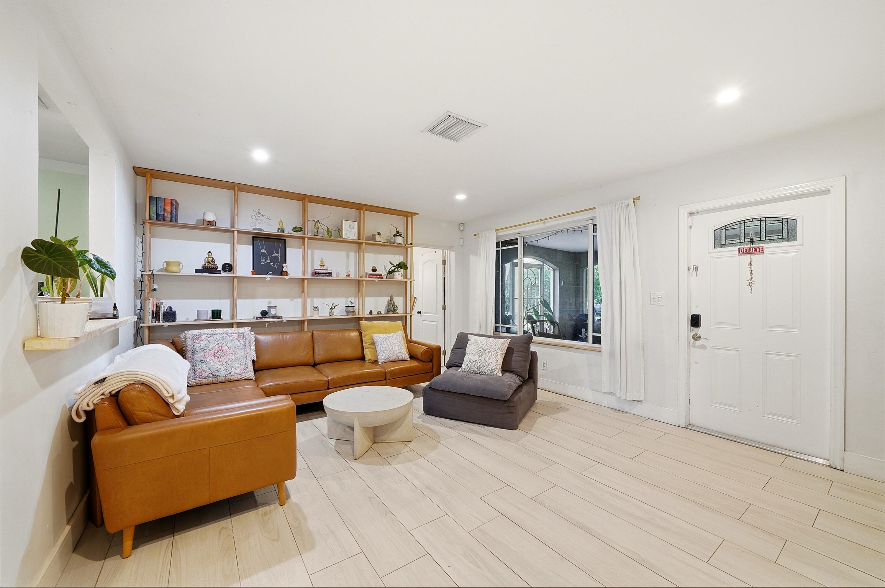 CENTRAL GOLF SEC OF HOLLYWOOD - Residential Lease