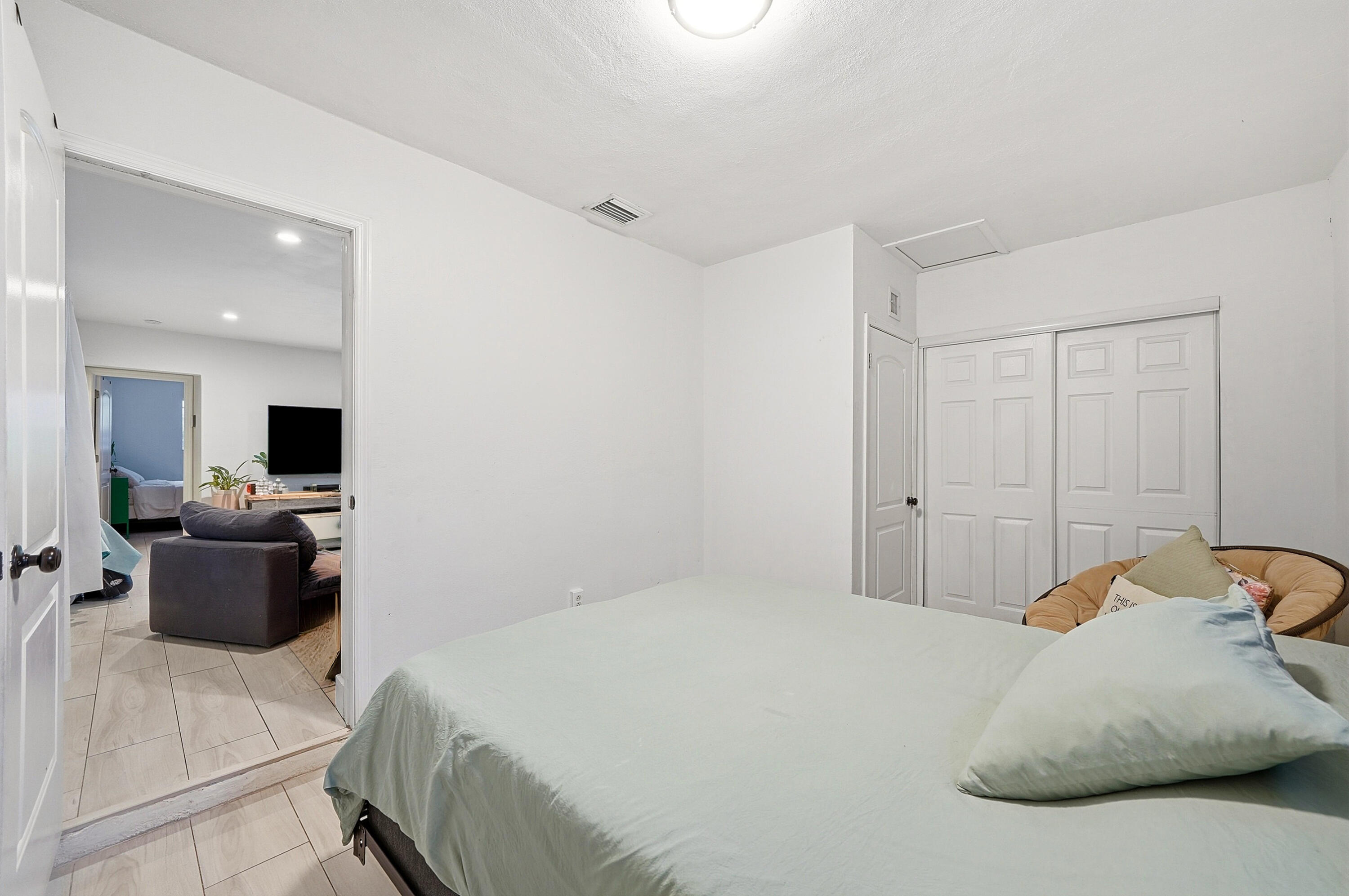 CENTRAL GOLF SEC OF HOLLYWOOD - Residential Lease