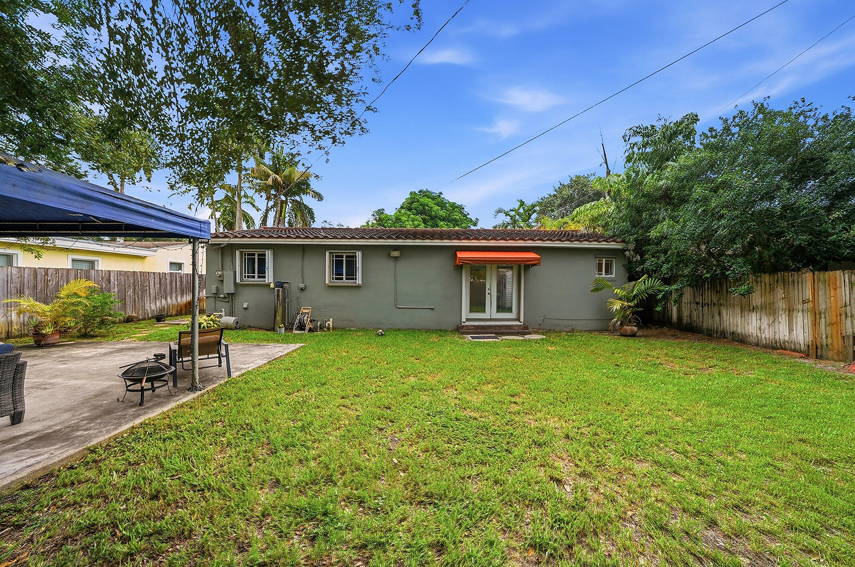 CENTRAL GOLF SEC OF HOLLYWOOD - Residential Lease