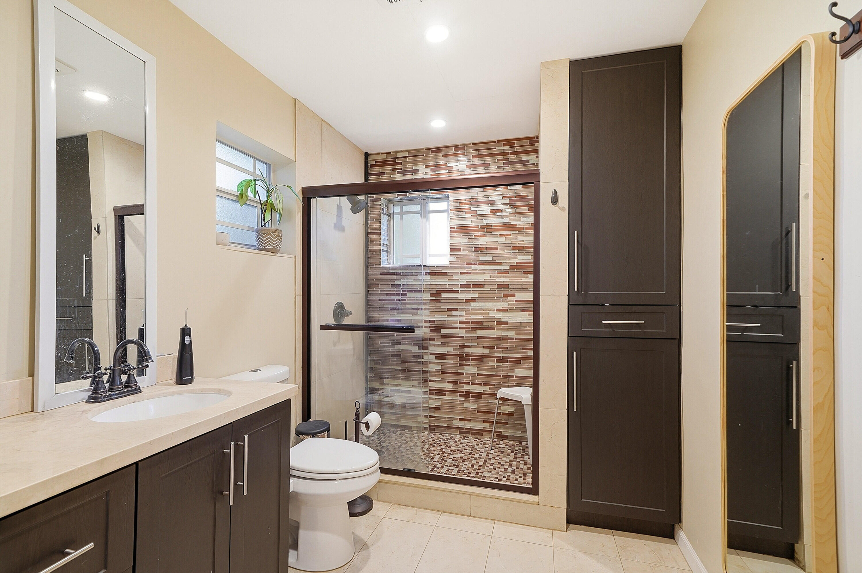 CENTRAL GOLF SEC OF HOLLYWOOD - Residential Lease