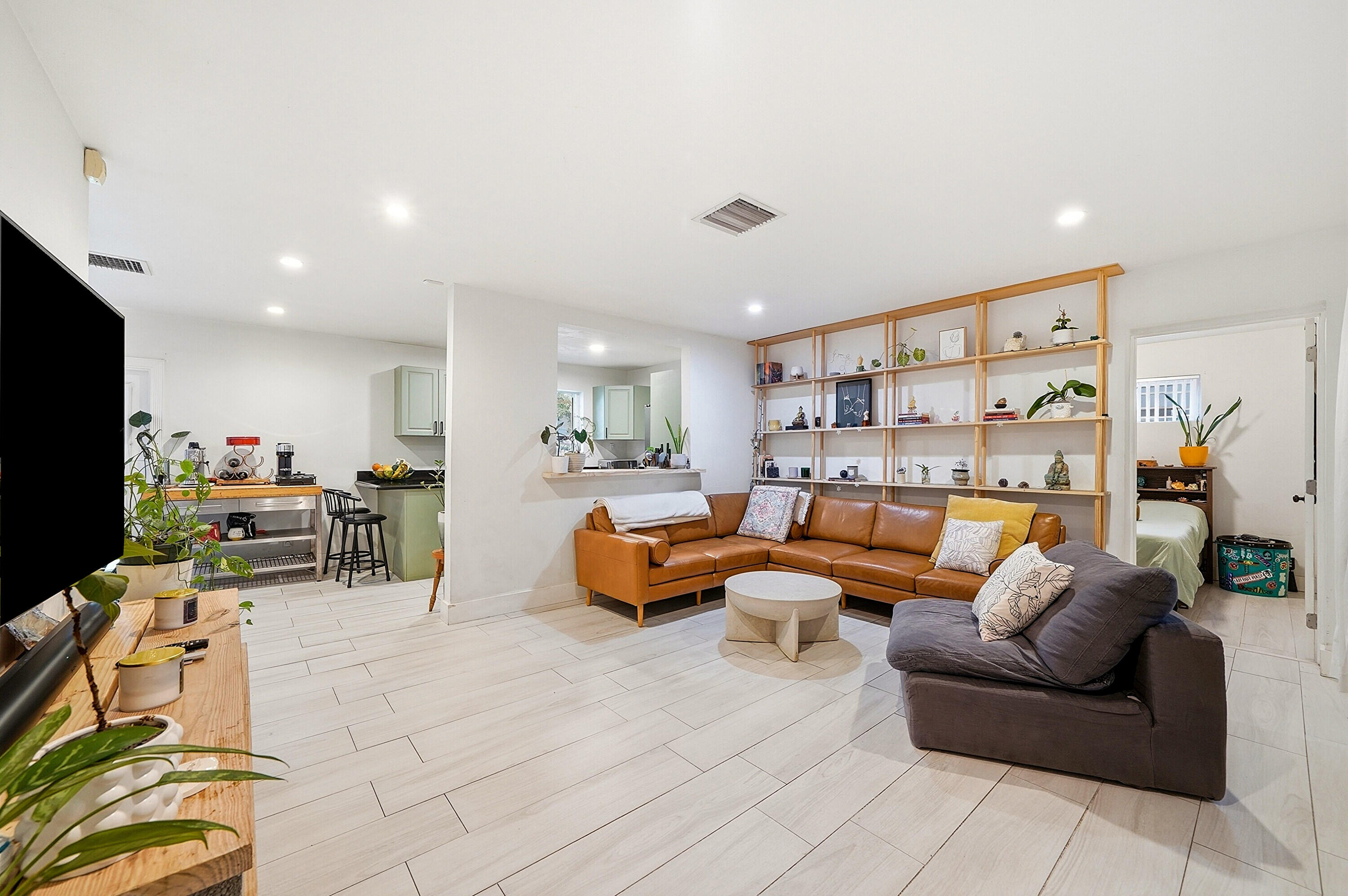 CENTRAL GOLF SEC OF HOLLYWOOD - Residential Lease