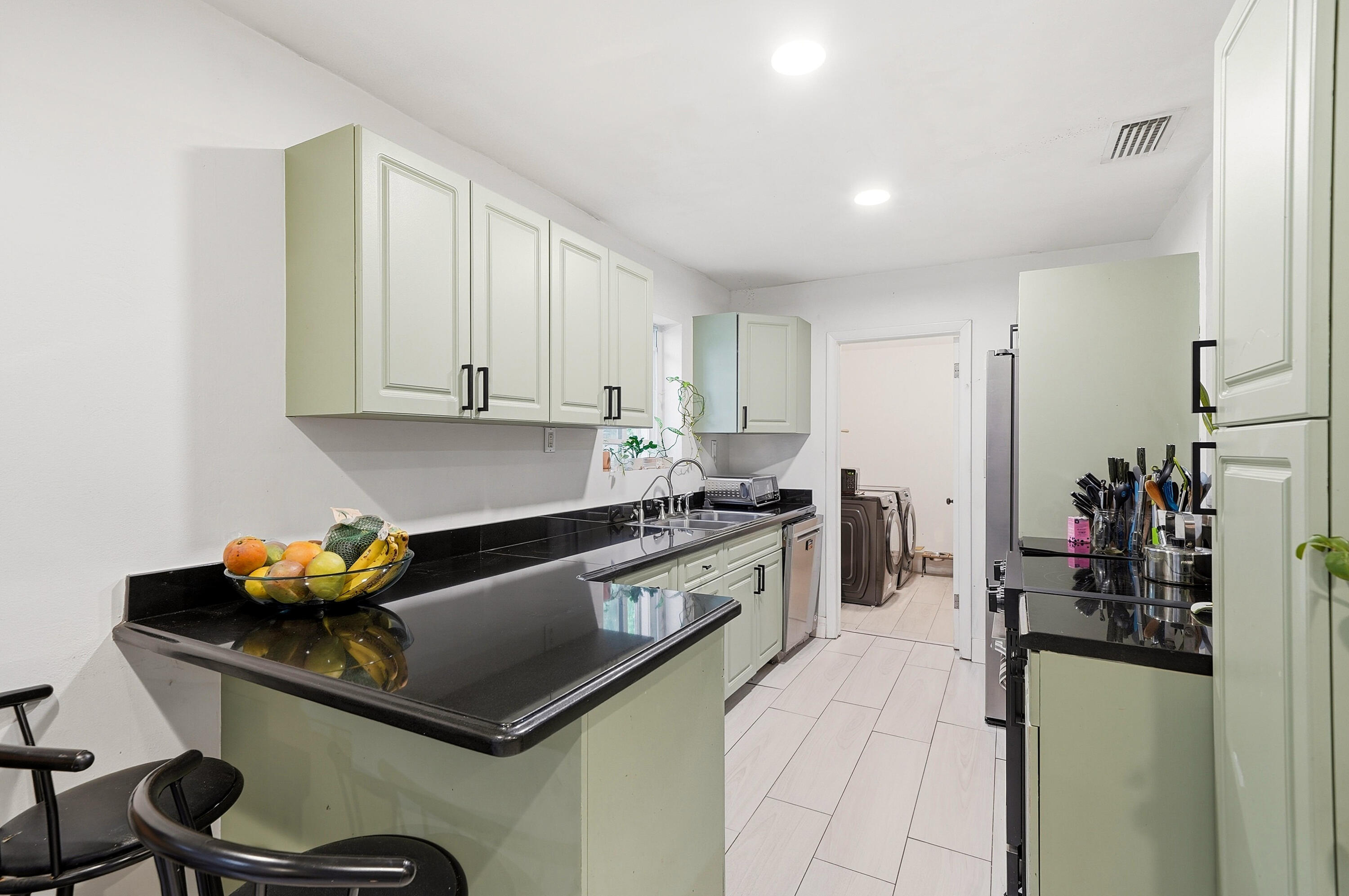 CENTRAL GOLF SEC OF HOLLYWOOD - Residential Lease