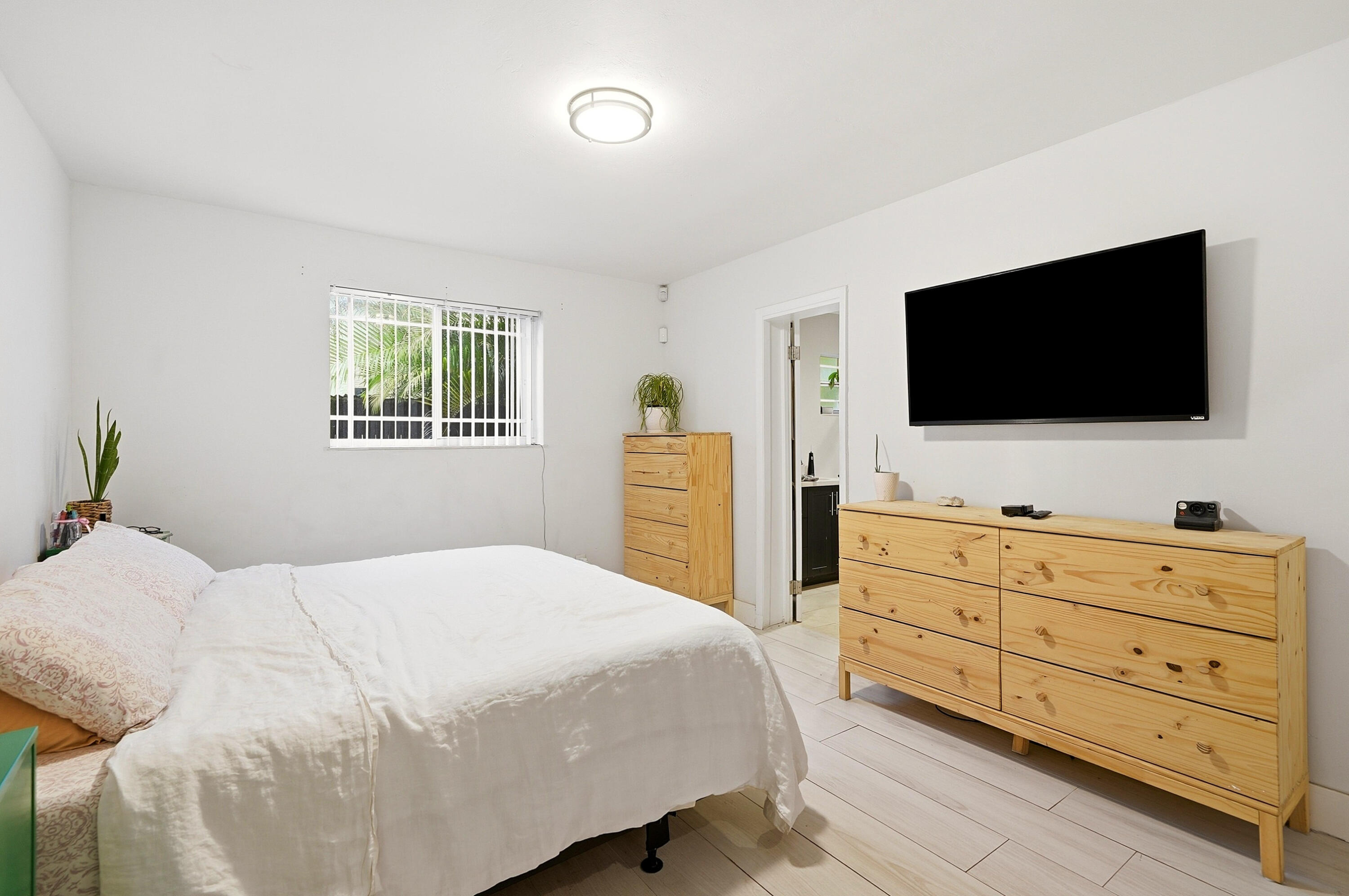 CENTRAL GOLF SEC OF HOLLYWOOD - Residential Lease