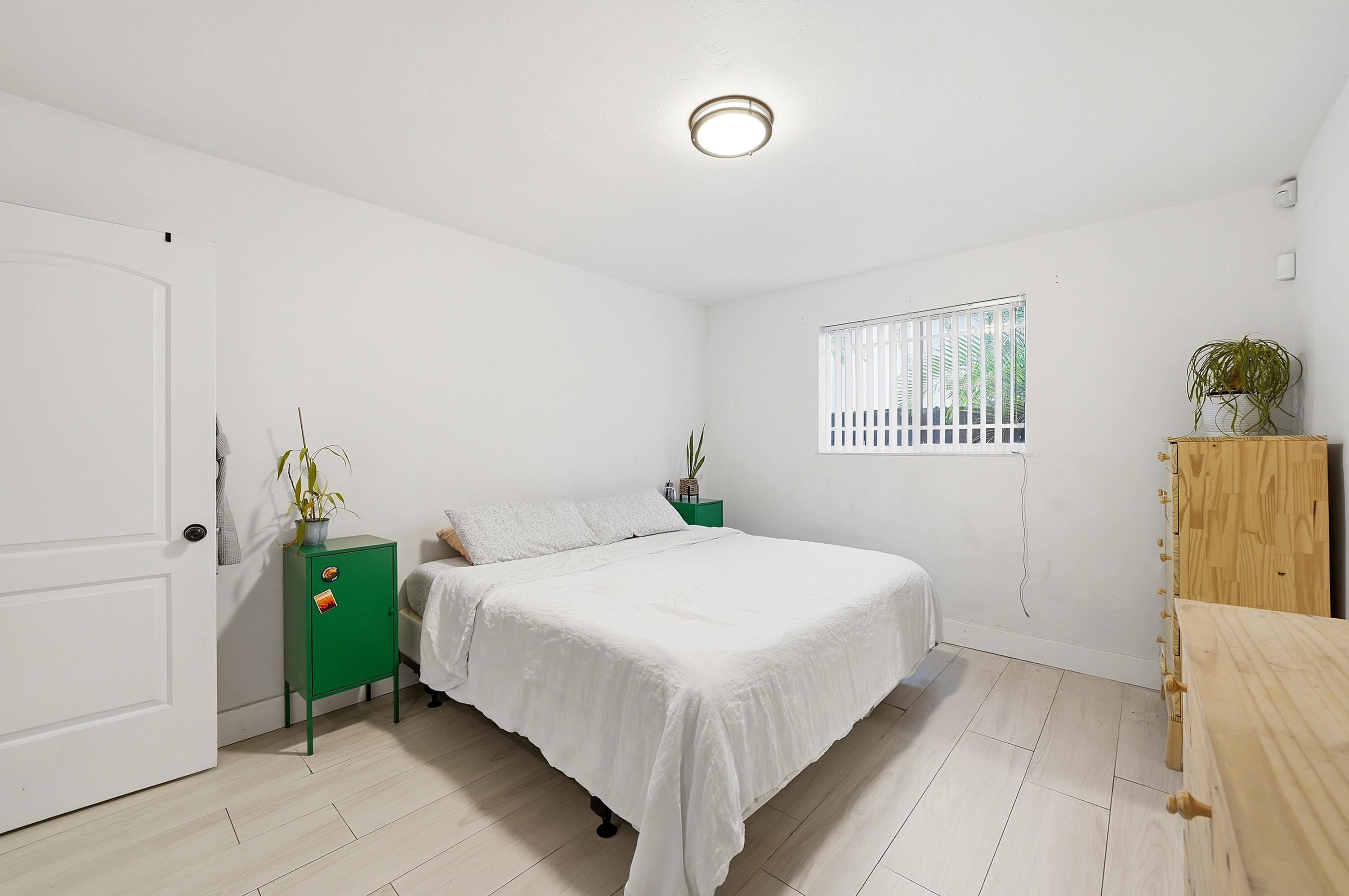 CENTRAL GOLF SEC OF HOLLYWOOD - Residential Lease
