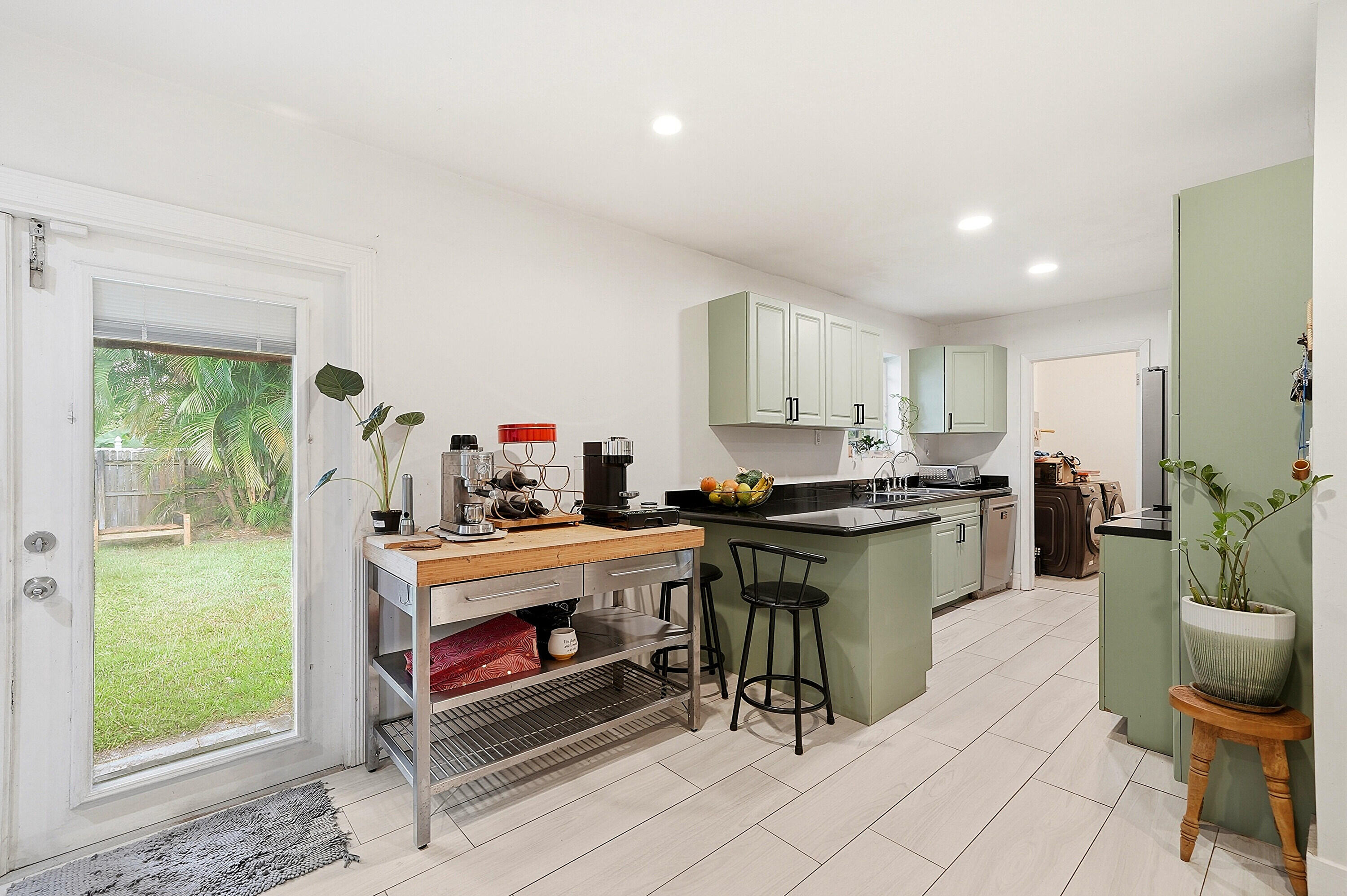 CENTRAL GOLF SEC OF HOLLYWOOD - Residential Lease