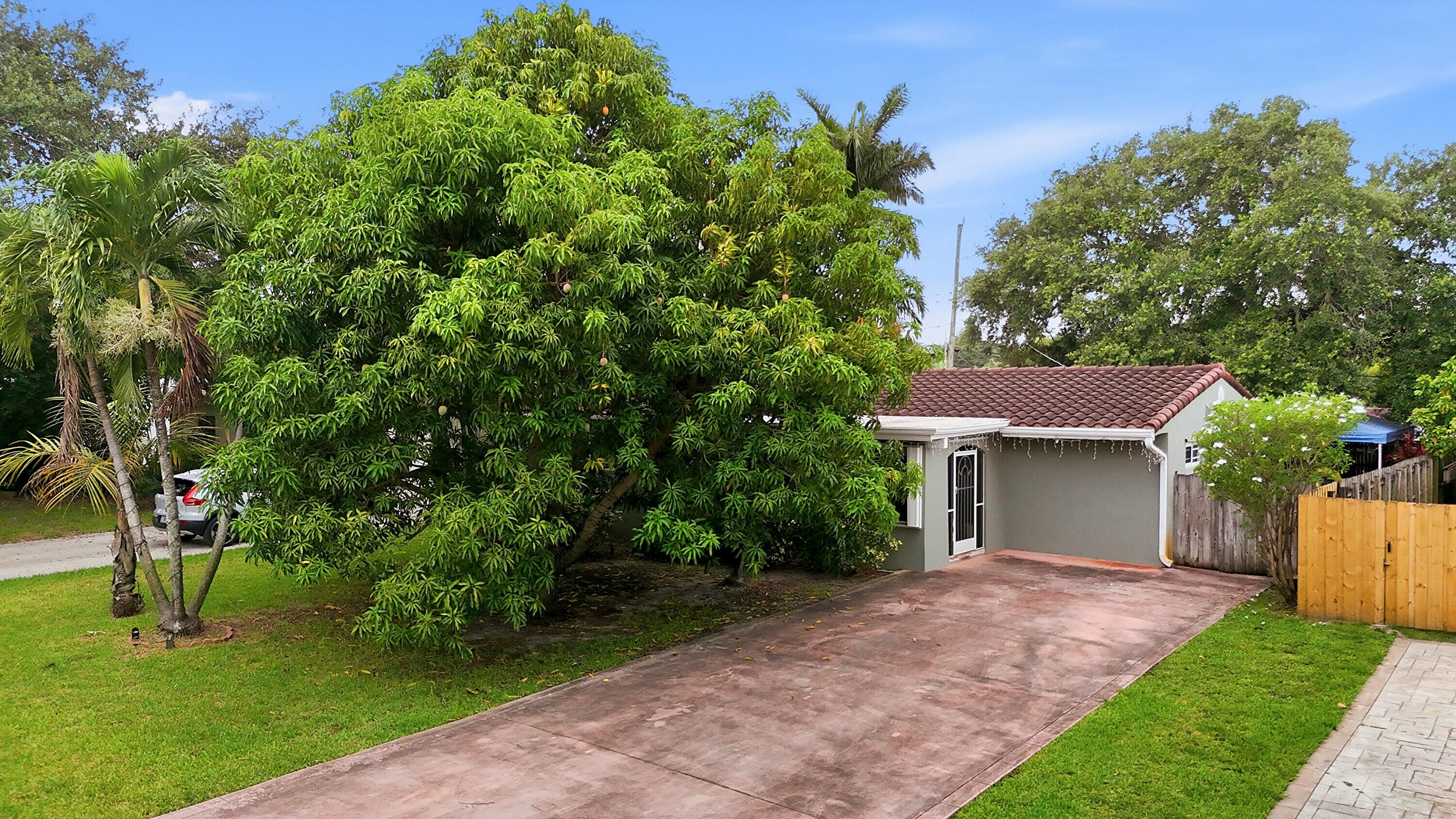 CENTRAL GOLF SEC OF HOLLYWOOD - Residential Lease