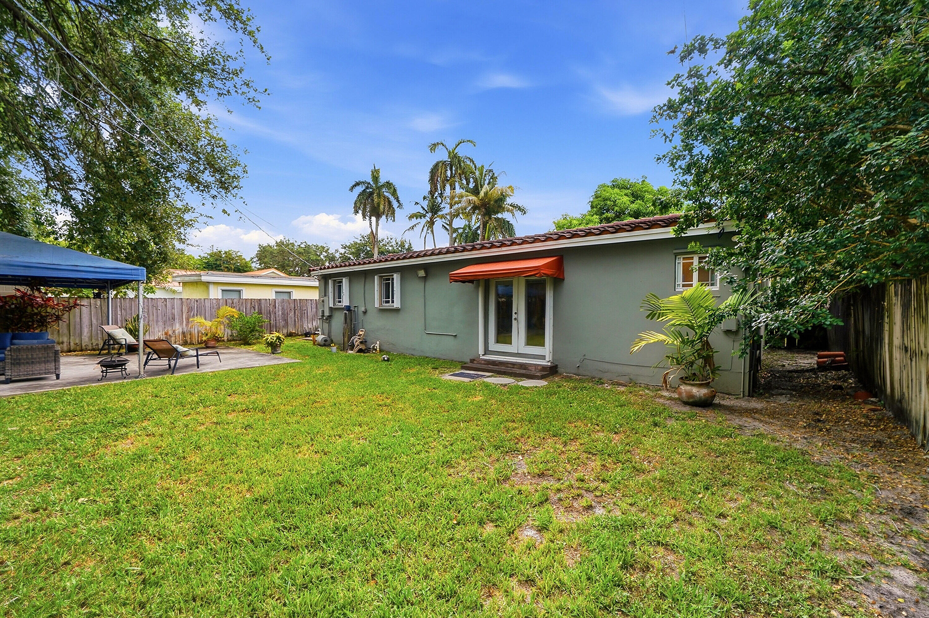 CENTRAL GOLF SEC OF HOLLYWOOD - Residential Lease