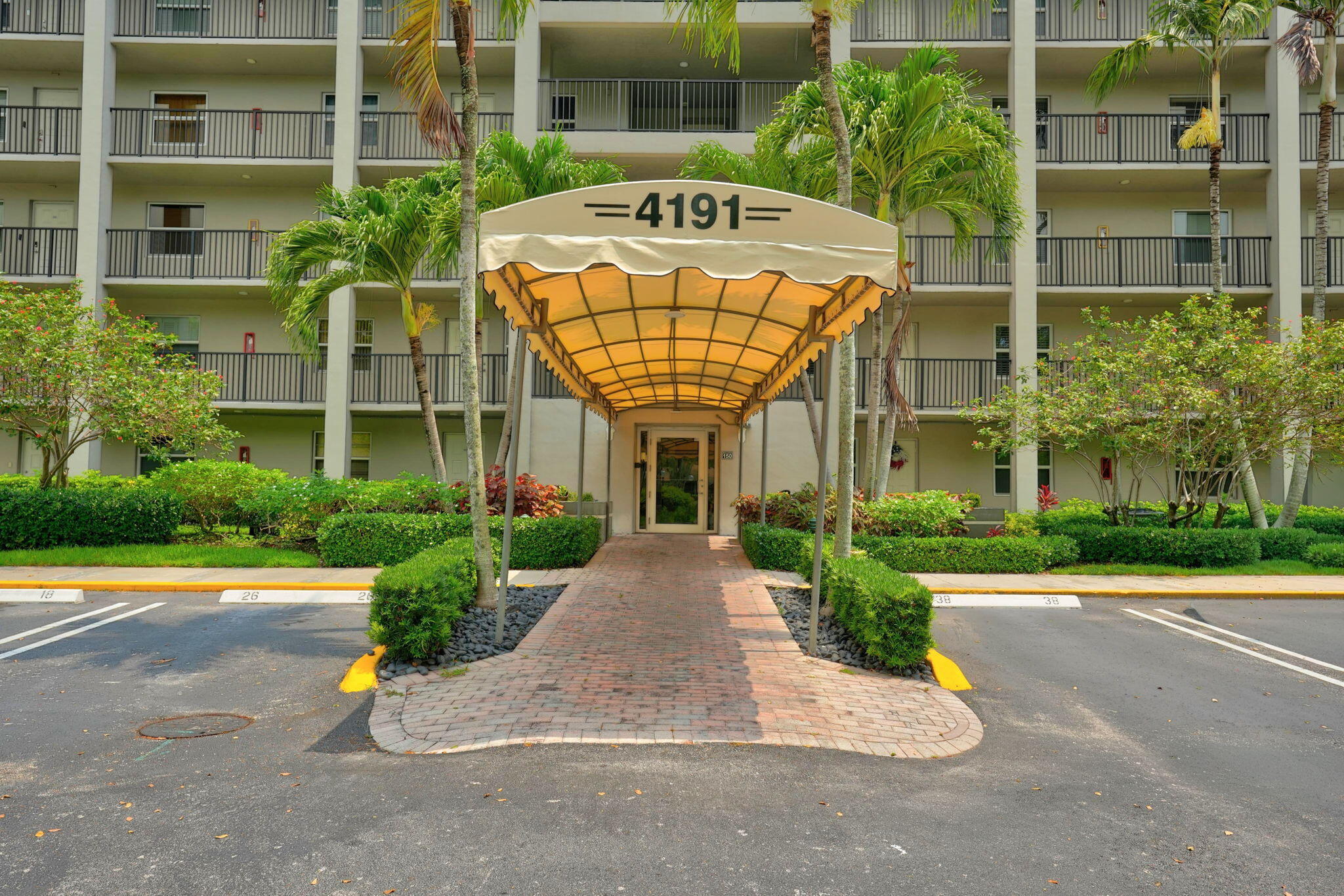 CYPRESS REACH AT PALM-AIRE ONE - Residential
