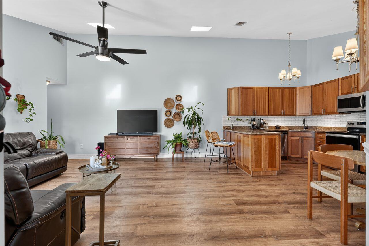 WESTWOOD GARDENS 3 - Residential