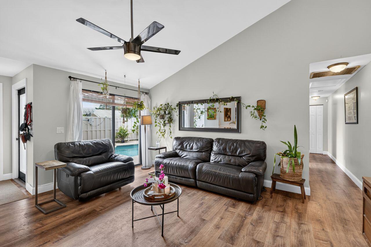 WESTWOOD GARDENS 3 - Residential