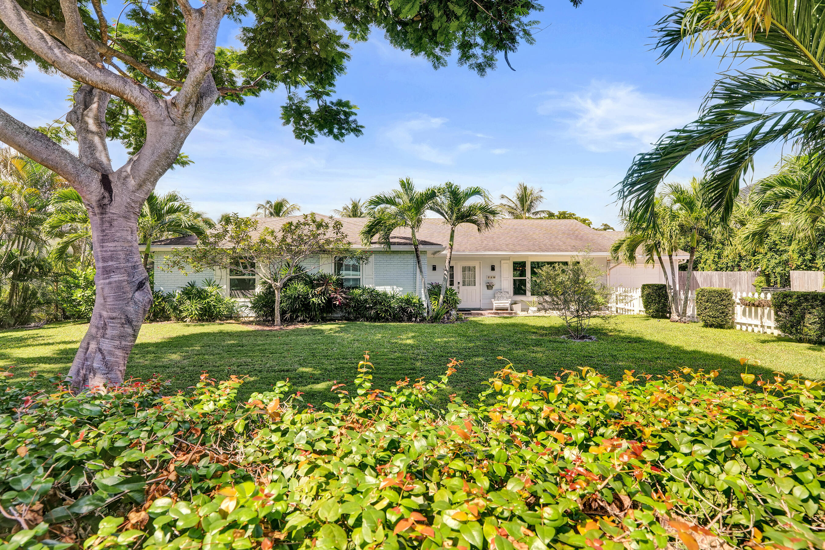 Available fully furnished. $8,500/mo July 1 to October 31, $11k/mo November 1 to May 31 or $10K a month for annual furnished. This is downtown Delray Beach at its most desirable. Tucked into the Lake Ida enclave on a quiet street lined with multimillion dollar estates, this three bedroom, two bath cottage sits minutes from Atlantic Avenue, the parks, the walking trails, the tennis center, and America's number one beach town. Walk to dinner. Bike to the beach. Skip the car. Inside, the home reads like a coastal lifestyle magazine. Freshly painted, light and bright, with two distinct living areas, a fully updated kitchen with custom cabinetry and quartz counters, and three bedrooms appointed in hotel-style neutrals (two kings, one queen, all with new designer linens). (See Supplement) Hand-selected furnishings throughout. Move in with a suitcase. Out back is the part everyone remembers. An oversized yard, a generous private pool, lush mature landscaping, and a screened covered patio built for long al fresco dinners and slow Sunday mornings. The kind of outdoor space that disappears from this market the moment it lists. No HOA. Turnkey. Bikes included for the daily ride down to Atlantic.Hand-selected furnishings throughout. Whether you're booking the season or settling in for the year, this is the home people wish they'd locked down first. Owner pays Pool and Lawn