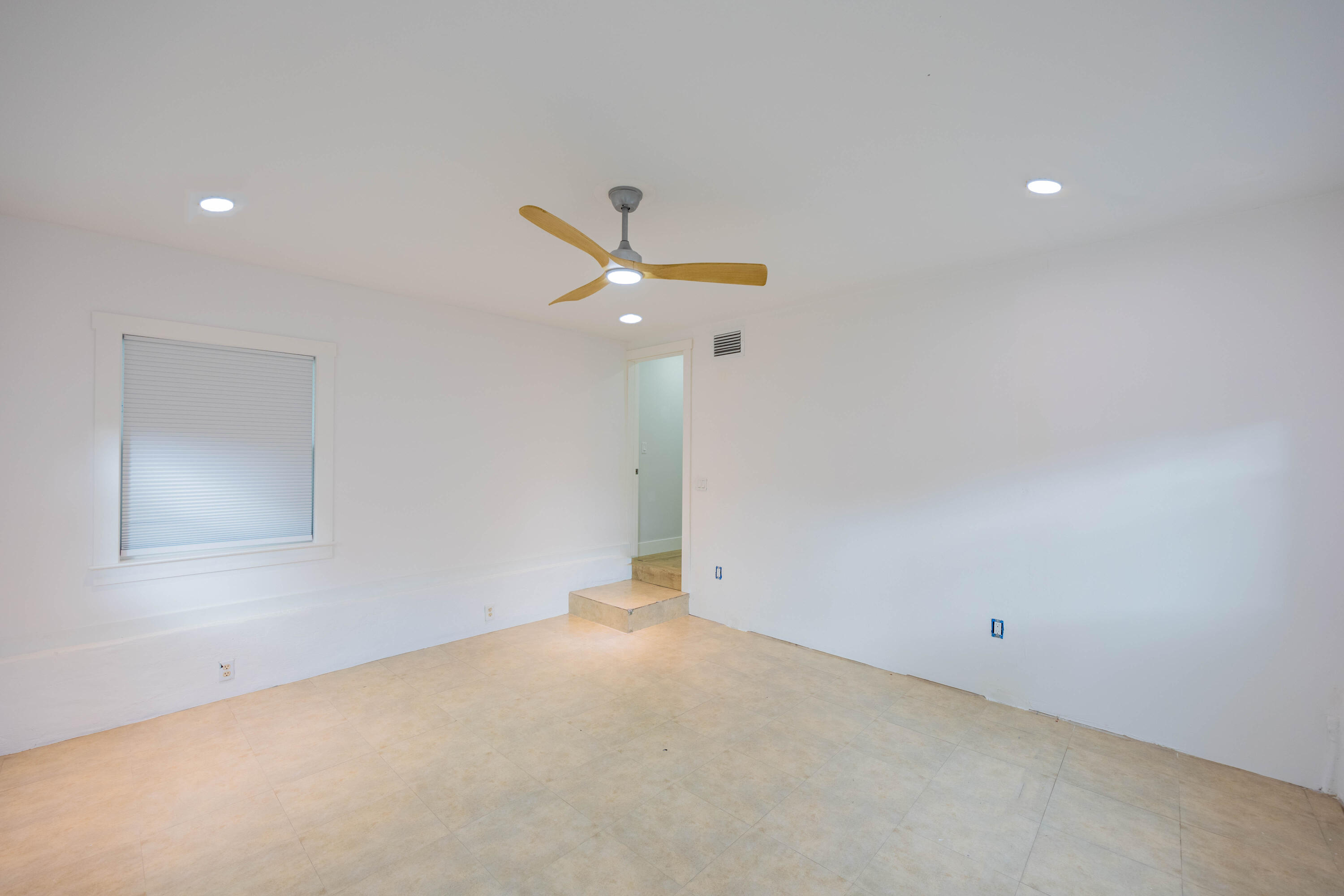 FOREST RIDGE PARK - Residential Lease