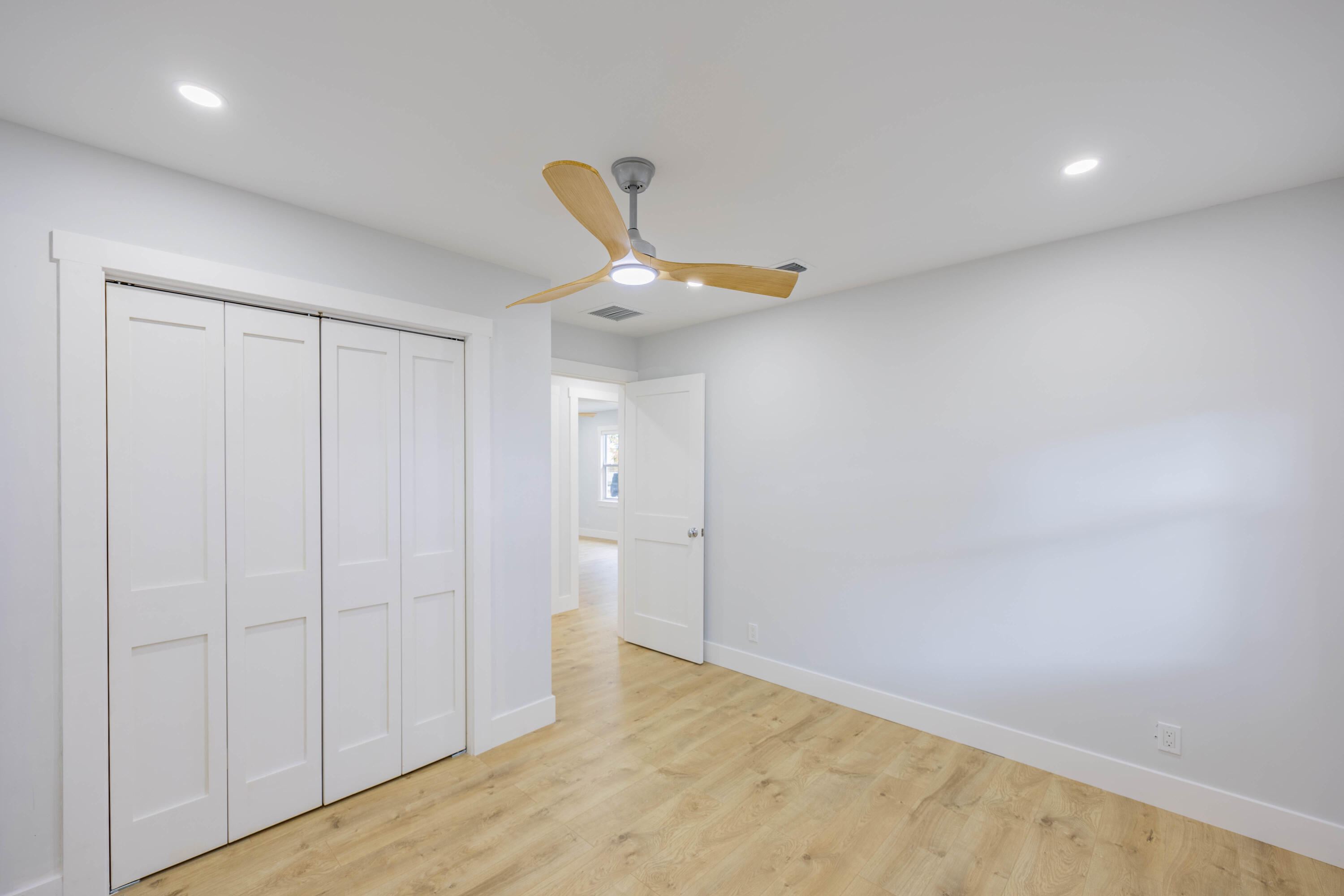FOREST RIDGE PARK - Residential Lease
