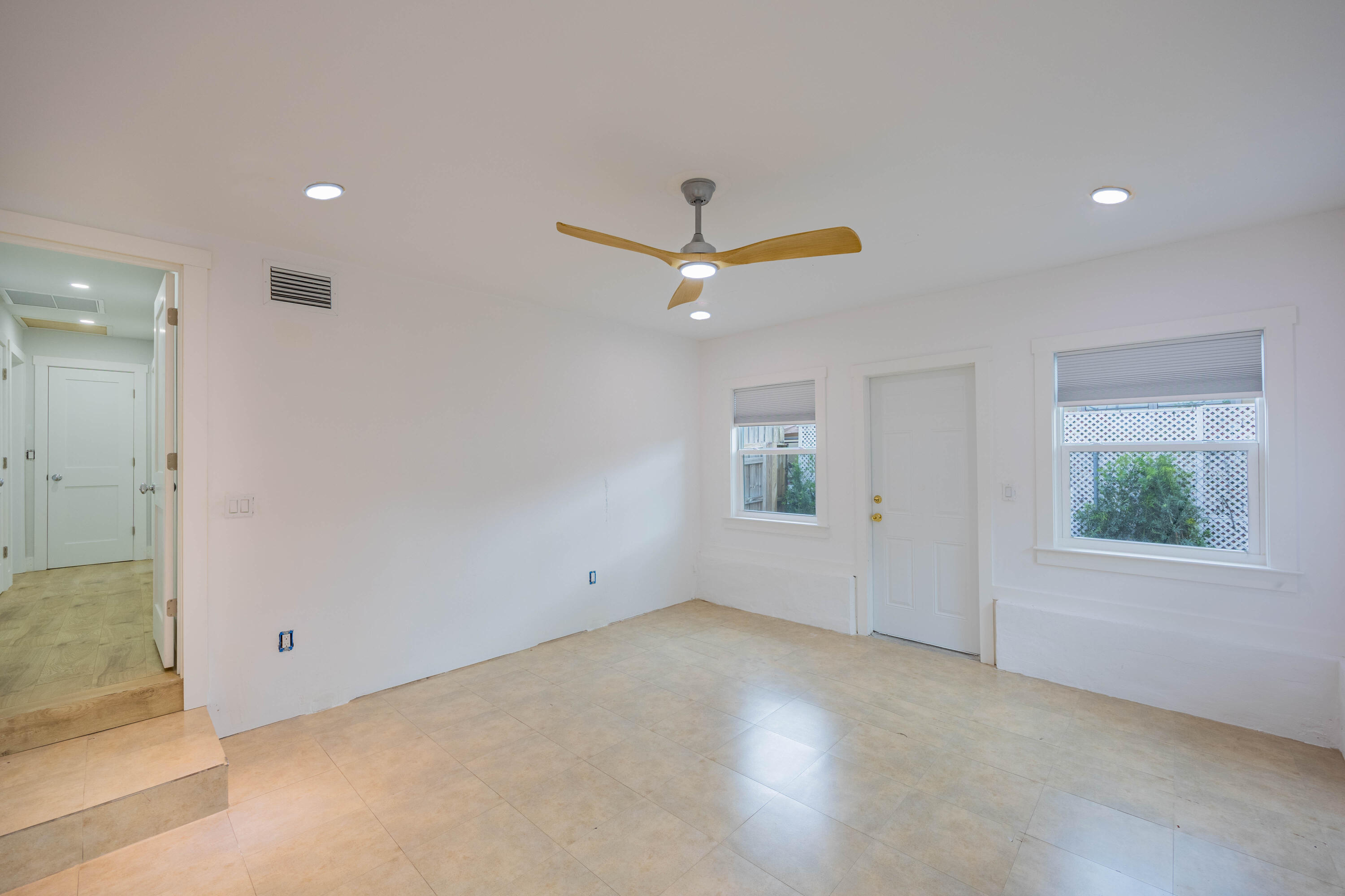 FOREST RIDGE PARK - Residential Lease