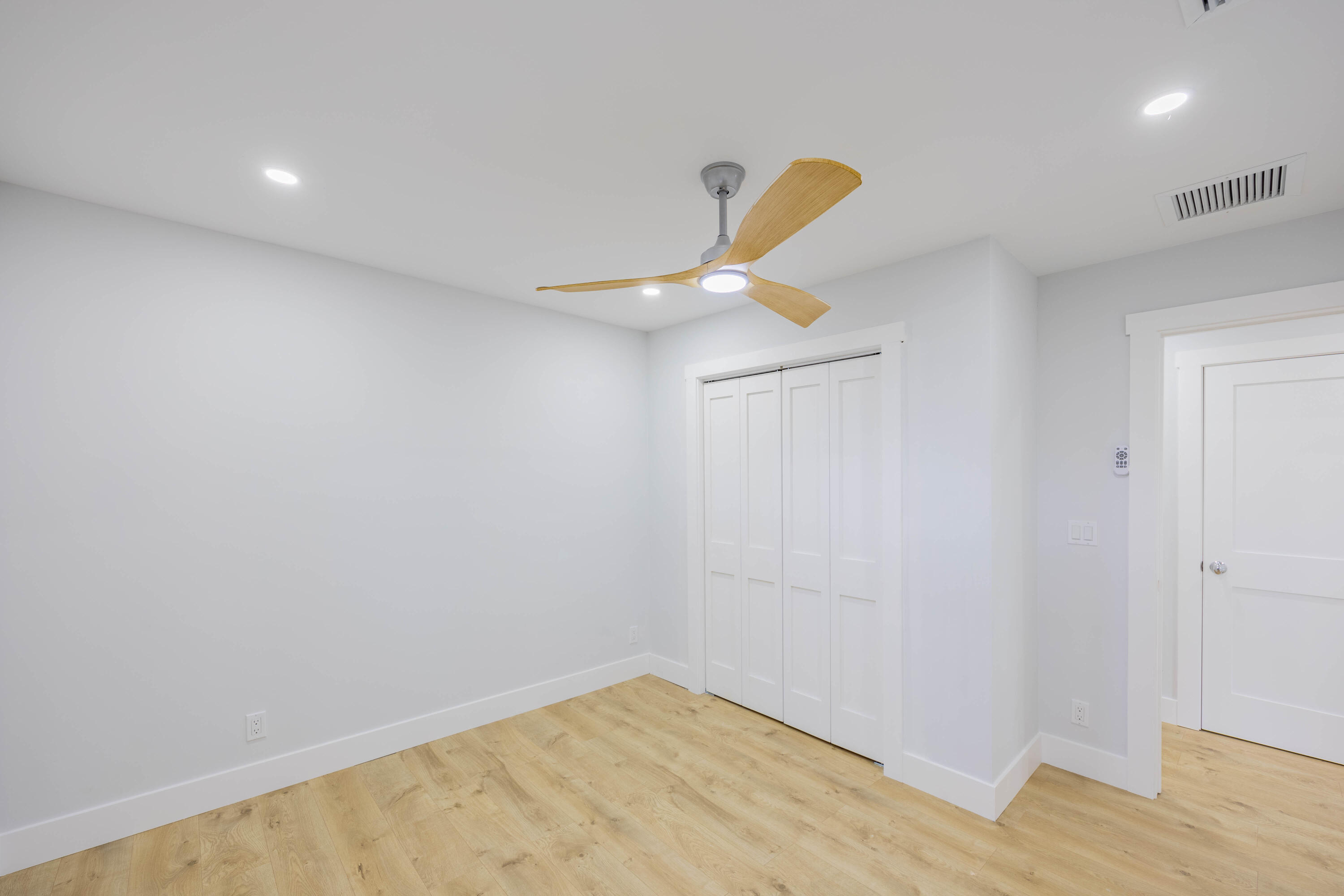 FOREST RIDGE PARK - Residential Lease