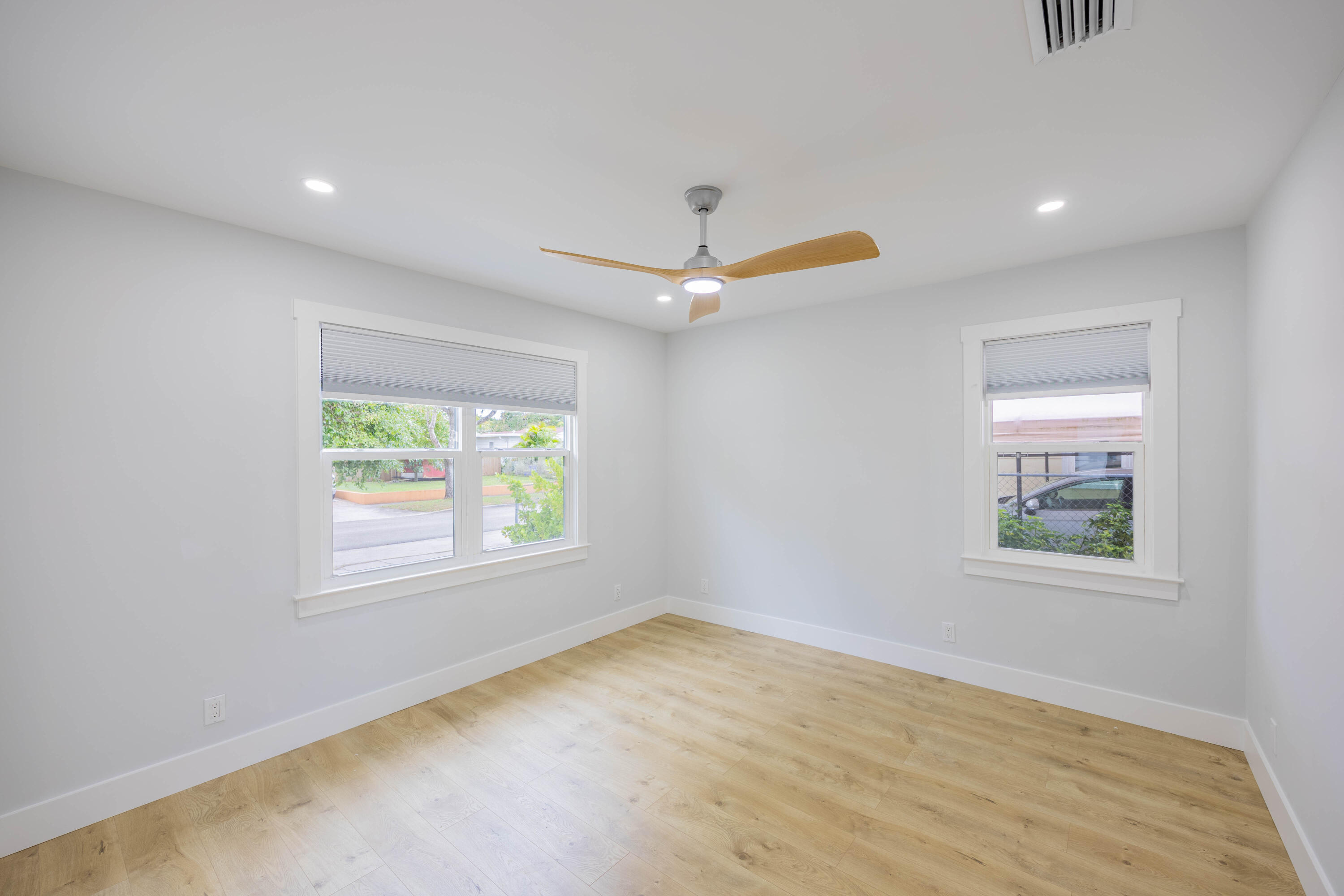 FOREST RIDGE PARK - Residential Lease